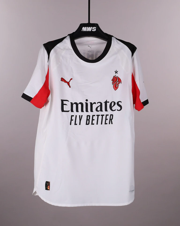 来自AC Milan的Adrien Rabiot球衣