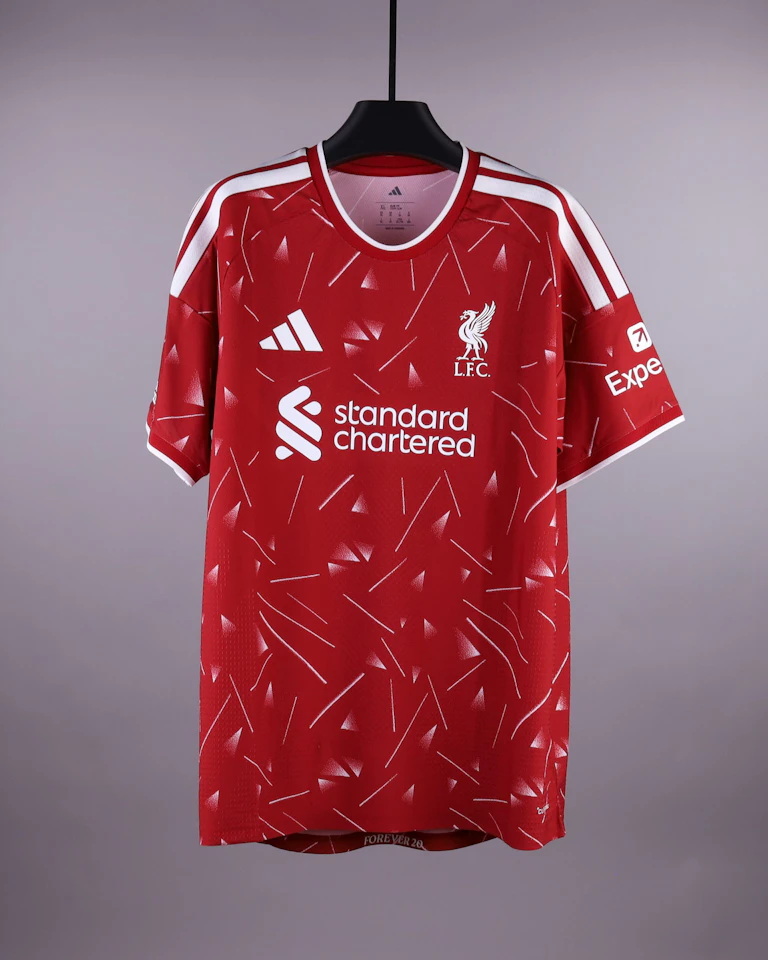 Liverpool 팀의 Virgil van Dijk 셔츠