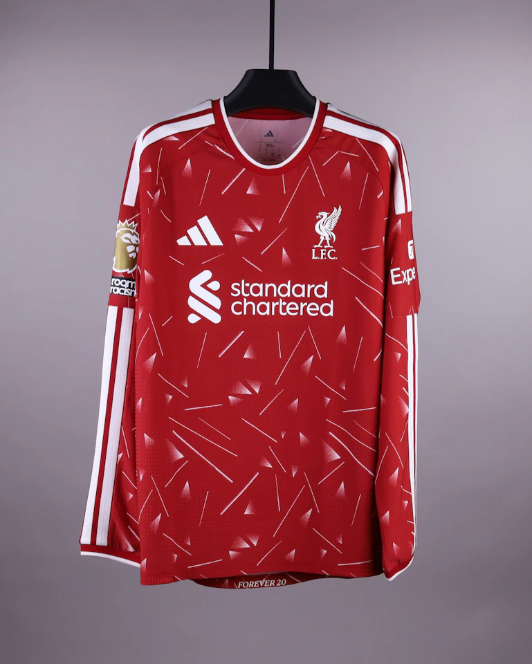 Liverpool 팀의 Dominik Szoboszlai 셔츠