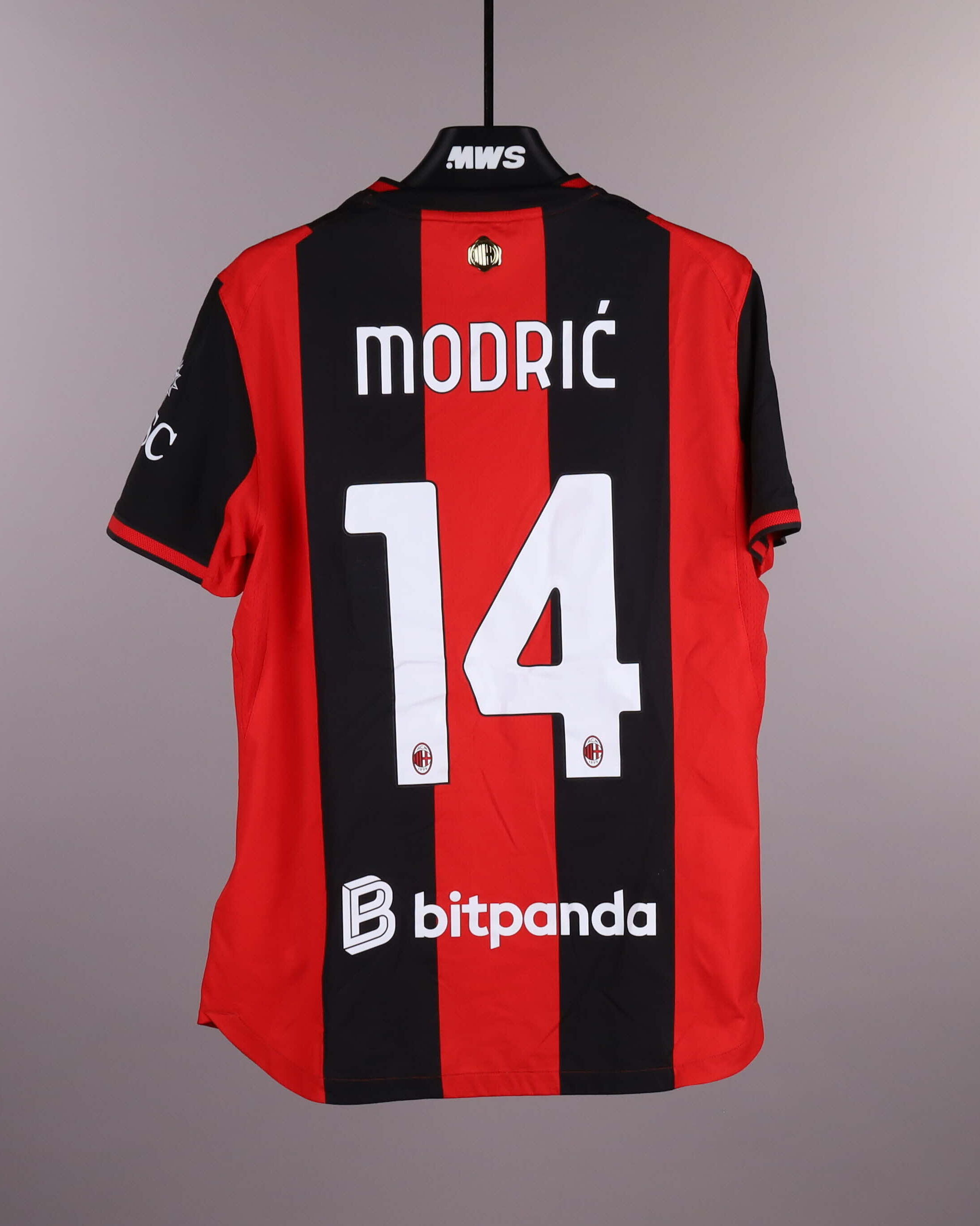 Luka Modrić | AC Milan - Cagliari Calcio | MatchWornShirt
