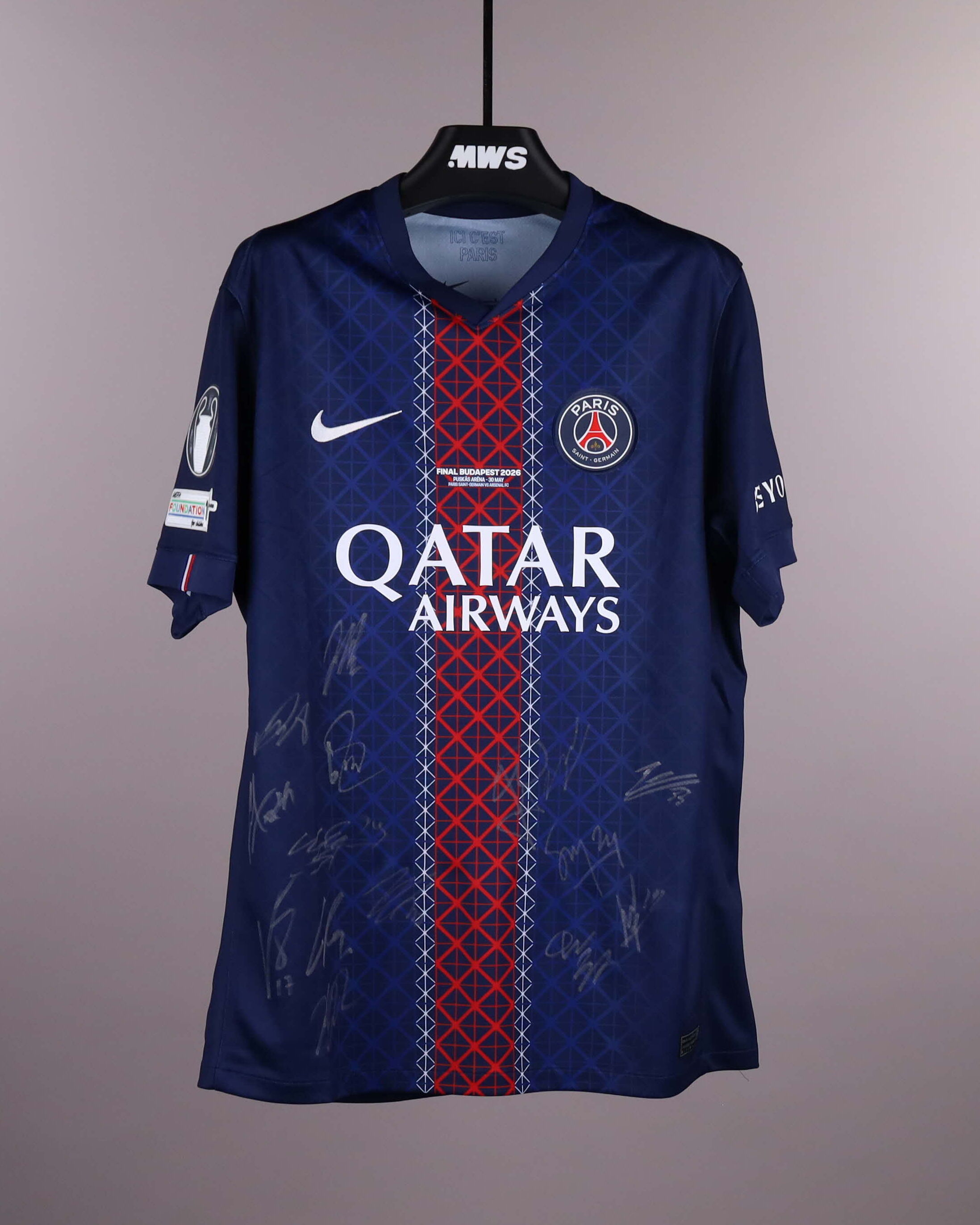 パリ・サンジェルマンのシャツ 2025/26 | MatchWornShirt