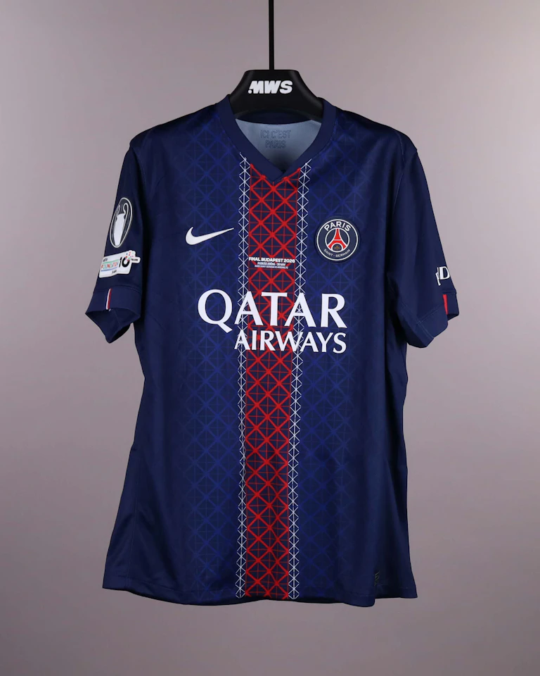 Bradley Barcola Paris Saint-Germain shirt