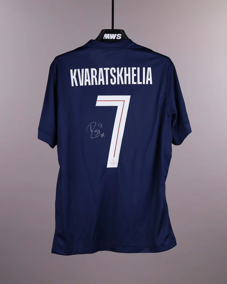 Khvicha Kvaratskhelia Paris Saint-Germain shirt