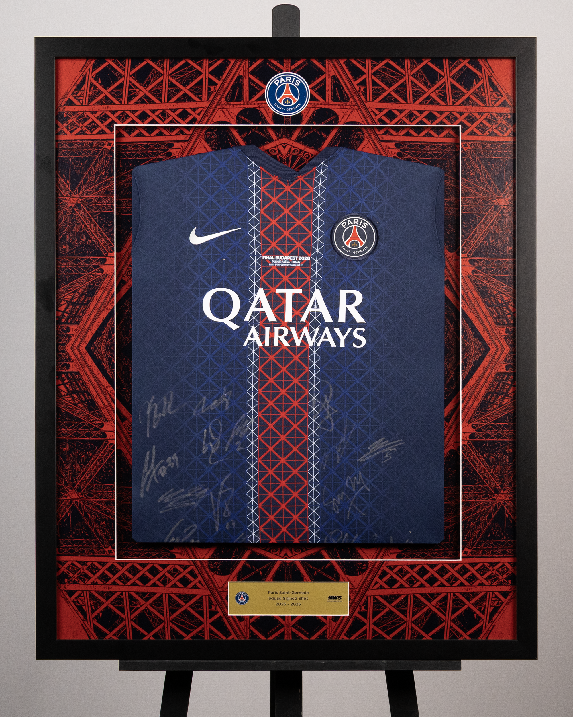 Limited Edition Framed Squad Signed Shirt | Paris Saint-Germain  