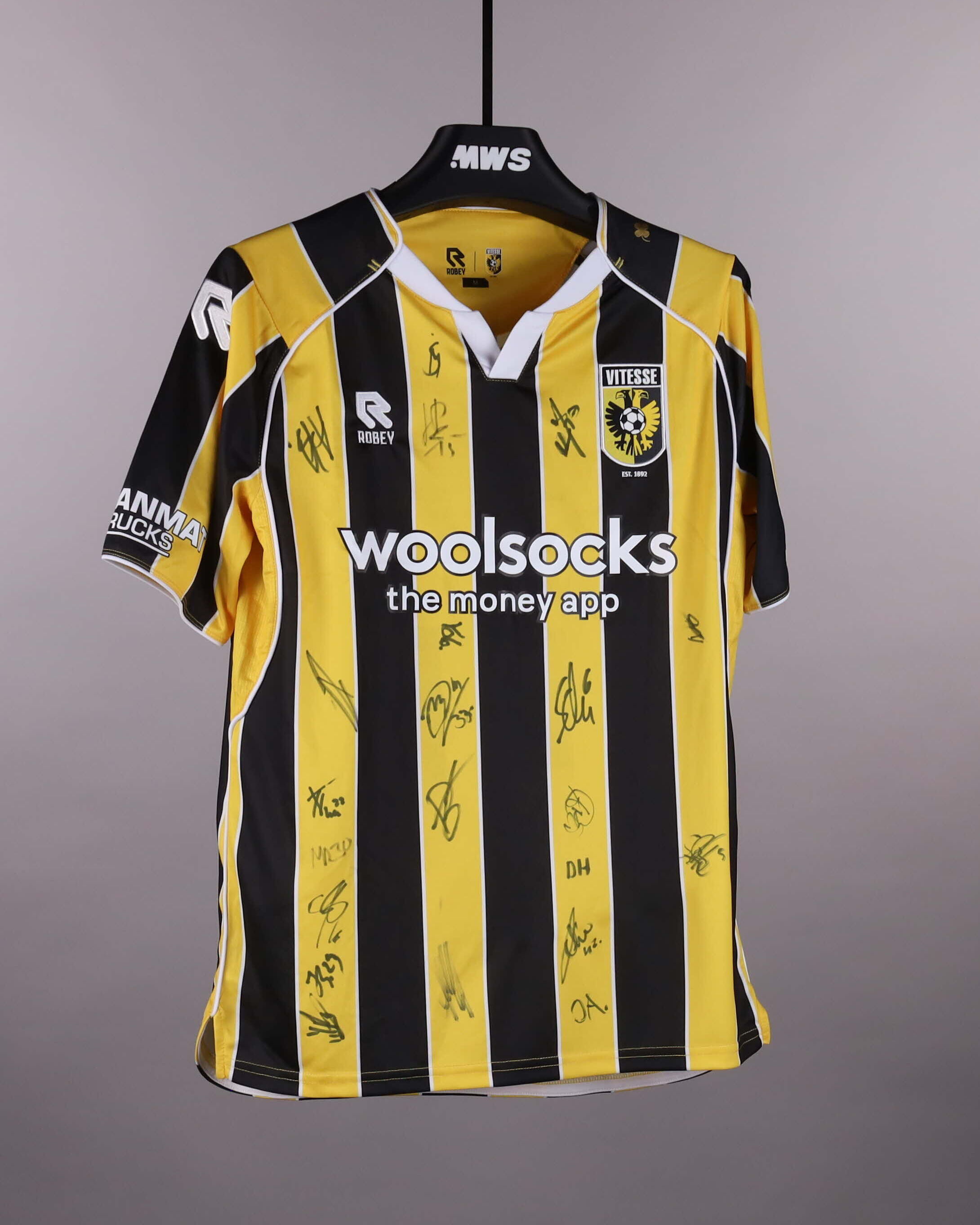 Squad Signed Shirt | Vitesse