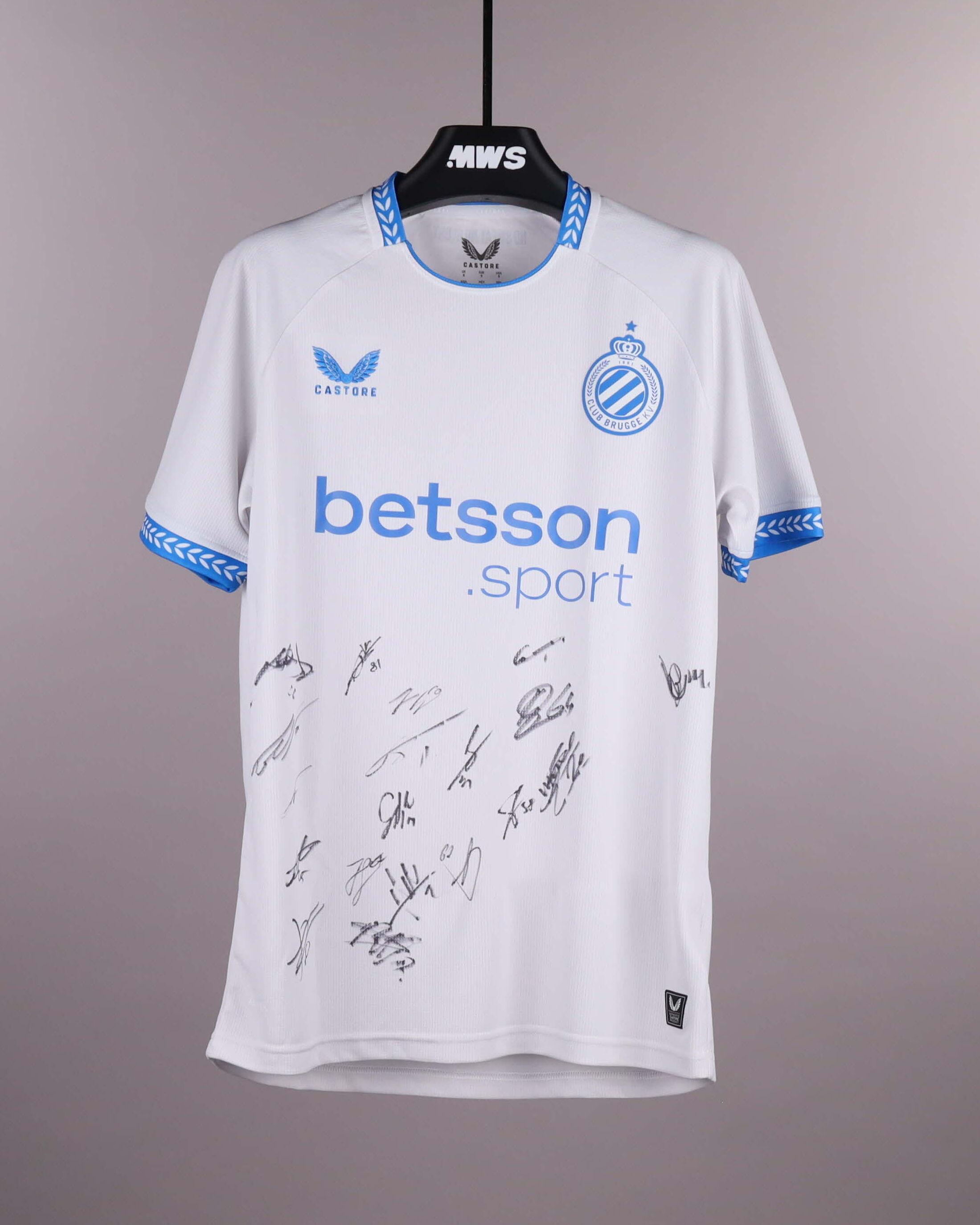 Squad Signed Shirt | Club Brugge