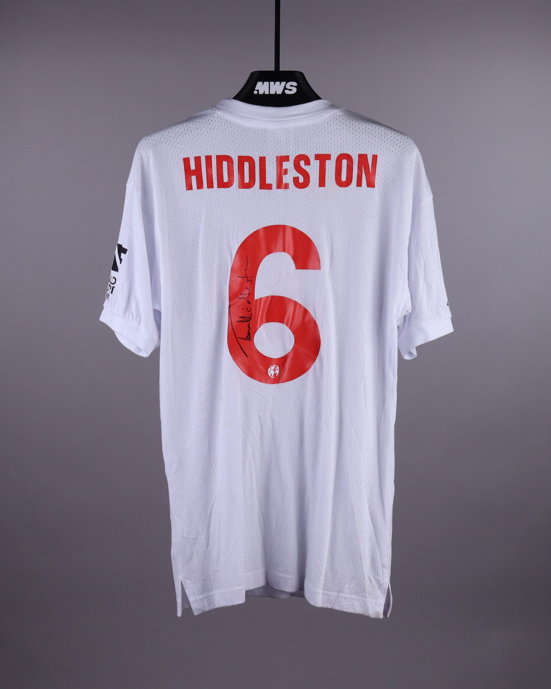 Tom Hiddleston | MatchWornShirt