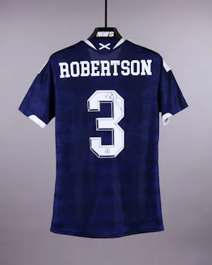 Andrew Robertson Scotland forması