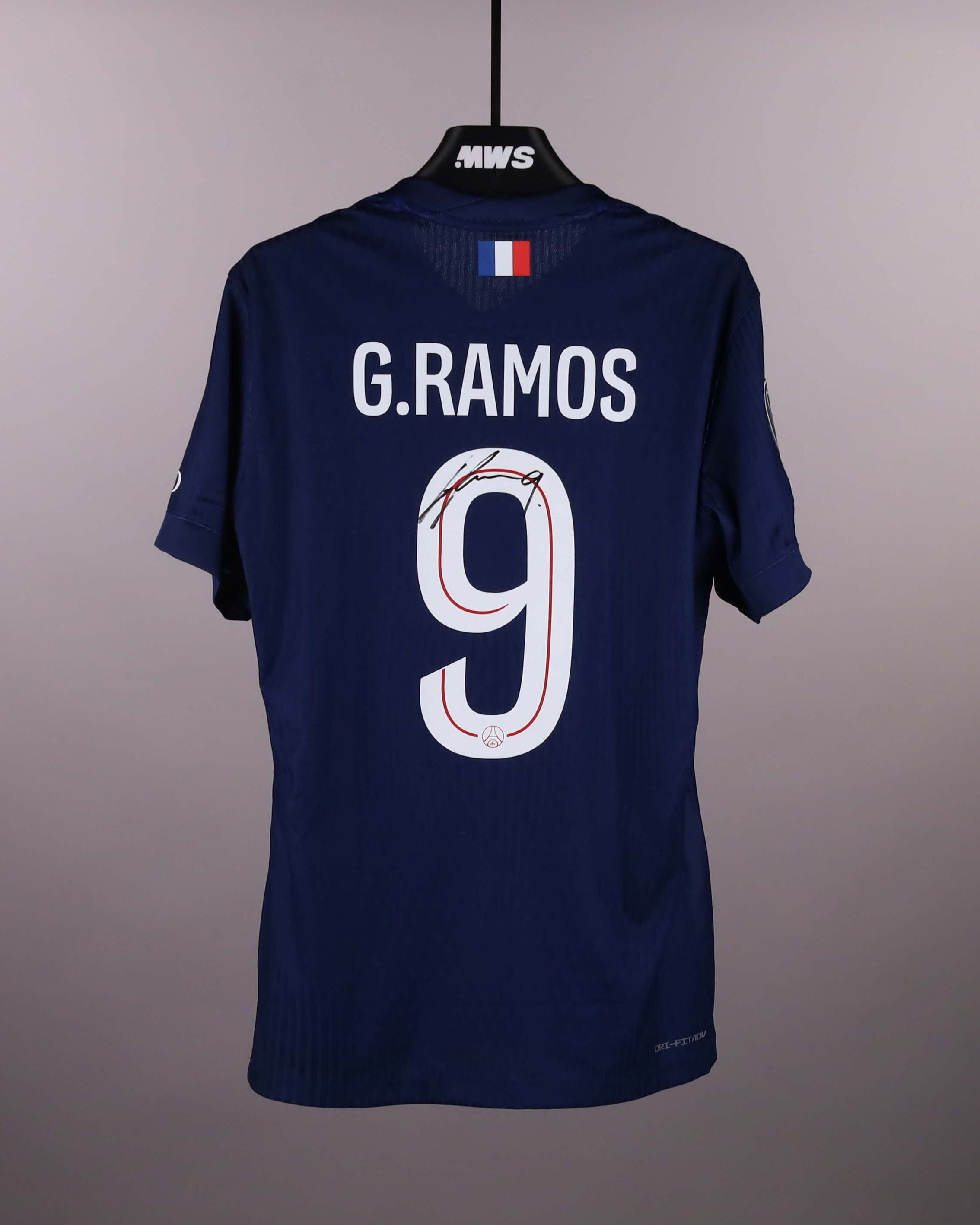 Gonçalo Ramos Paris Saint-Germain shirt