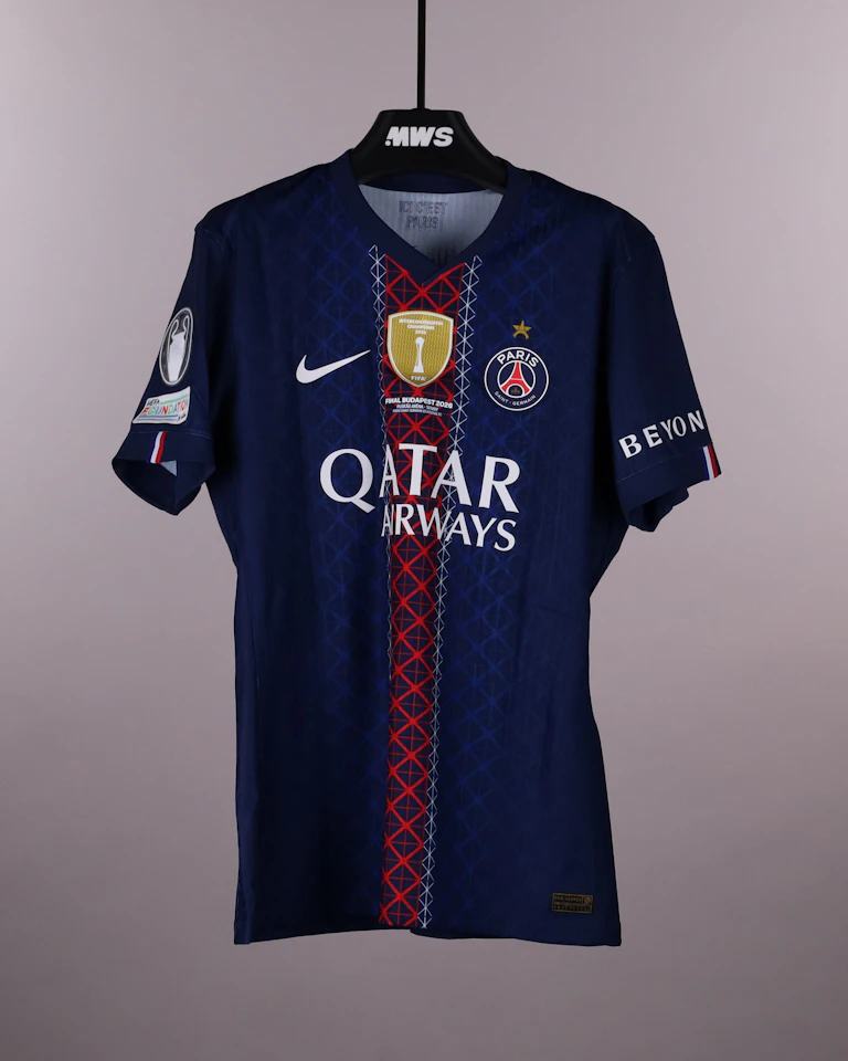 Lucas Beraldo Paris Saint-Germain shirt