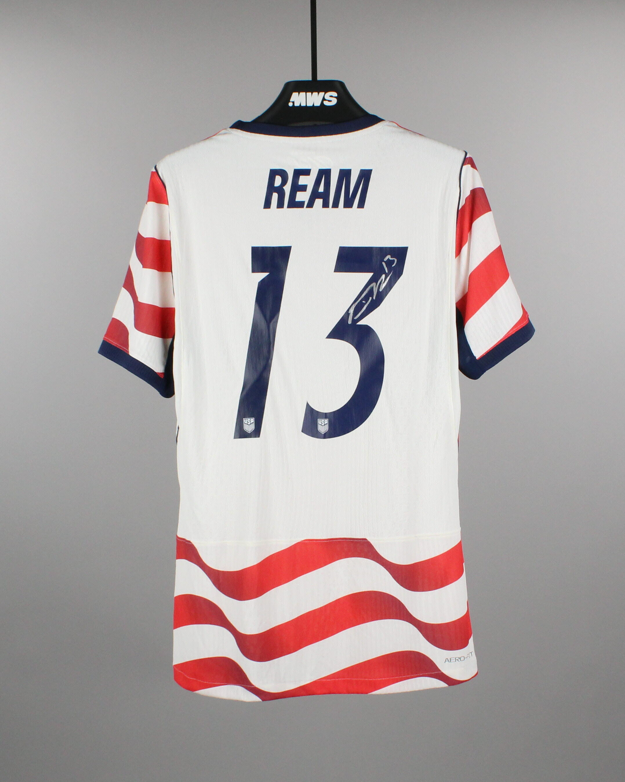 Official アメリカ合衆国 Football Match-Worn Shirts Auctions