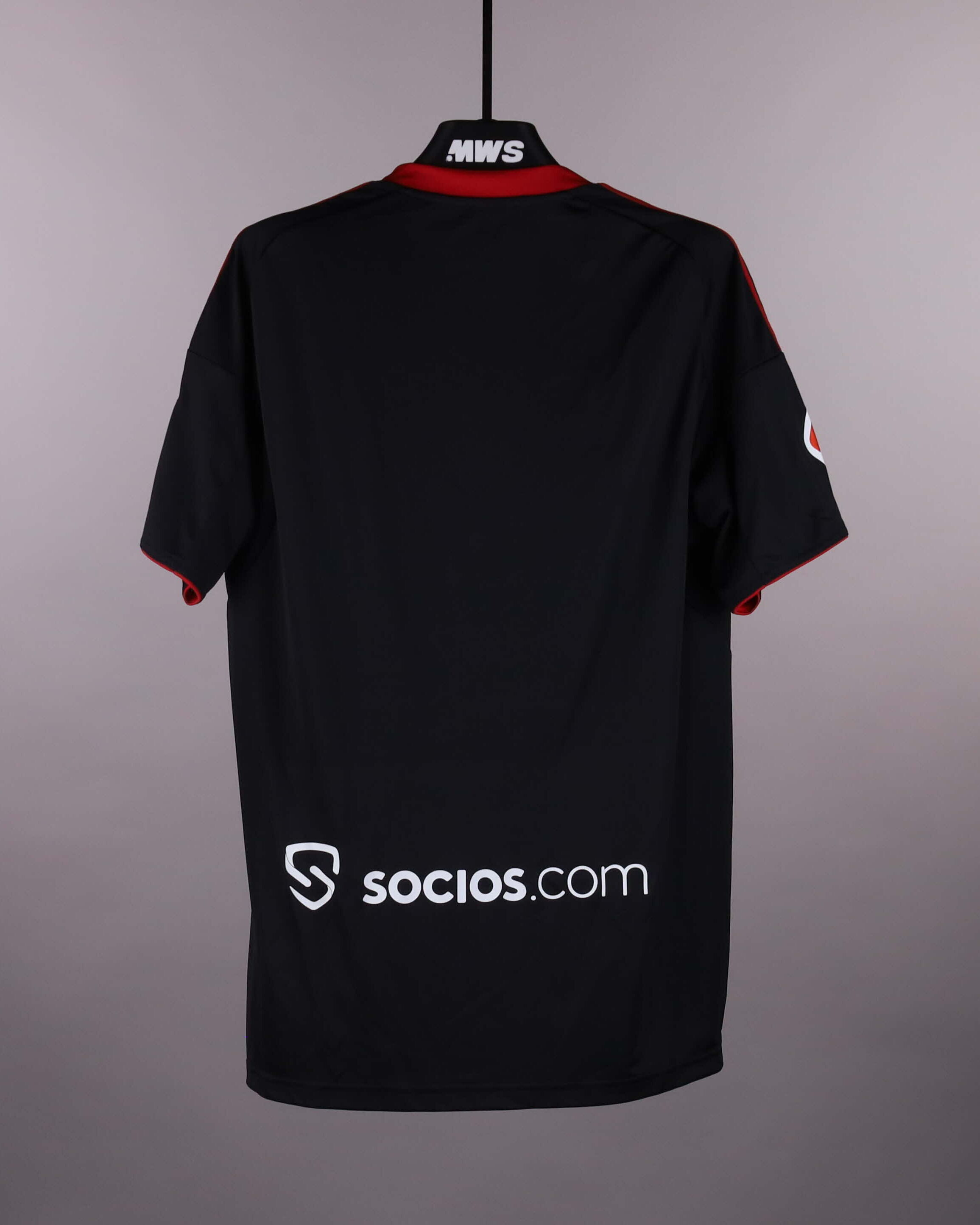 Squad Signed Shirt 7/10 | MatchWornShirt