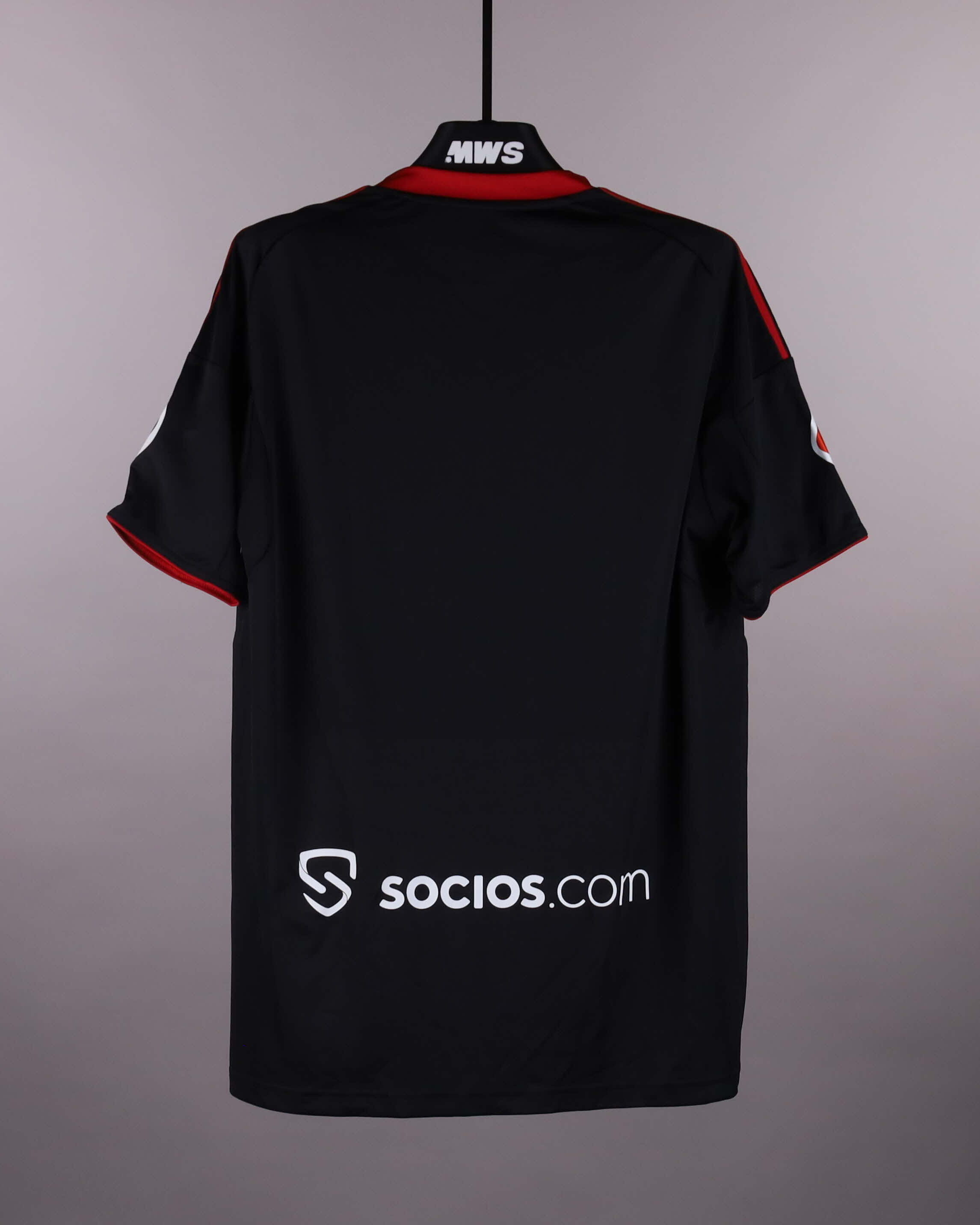 Squad Signed Shirt 8/10 | MatchWornShirt