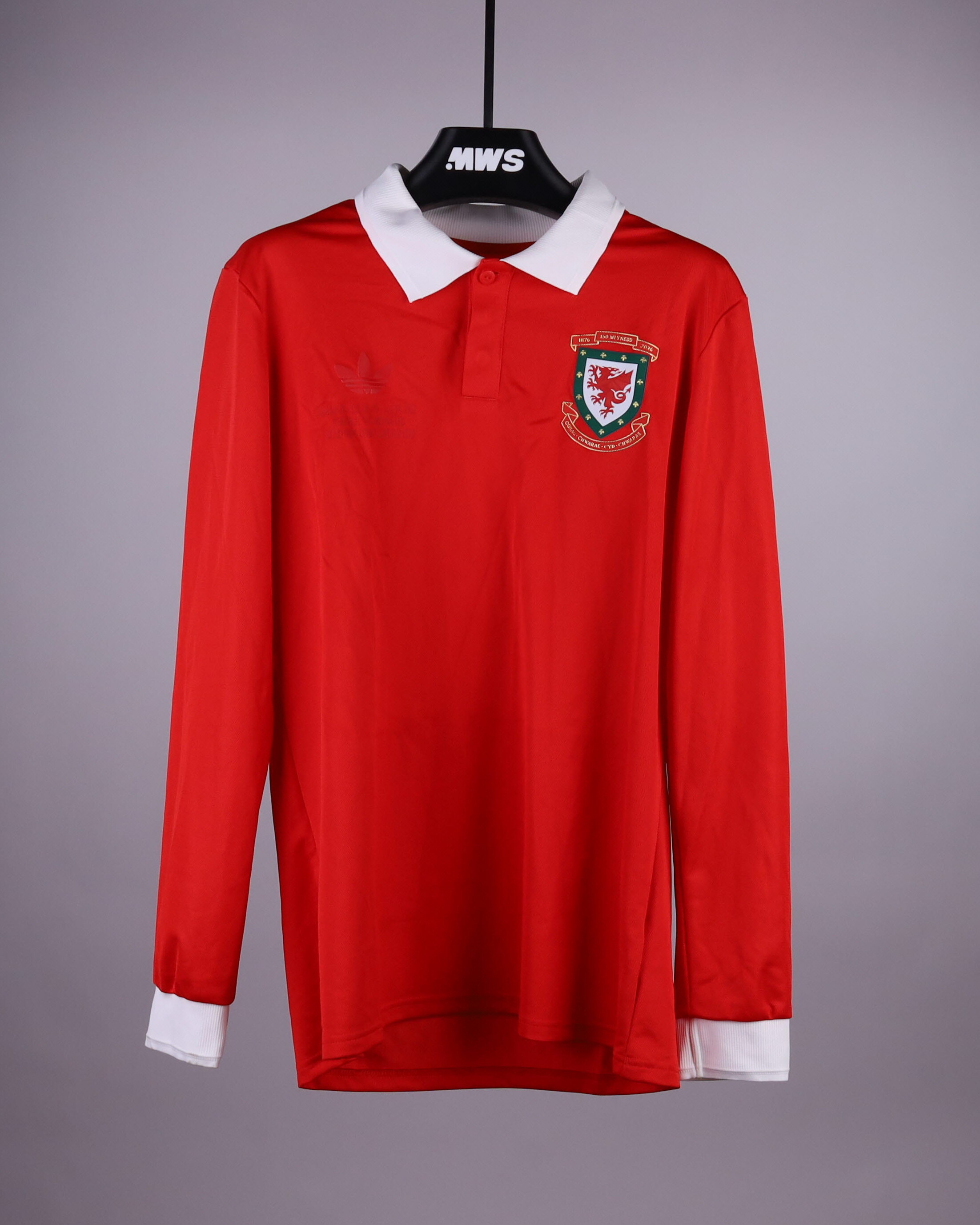 Brennan Johnson Wales shirt