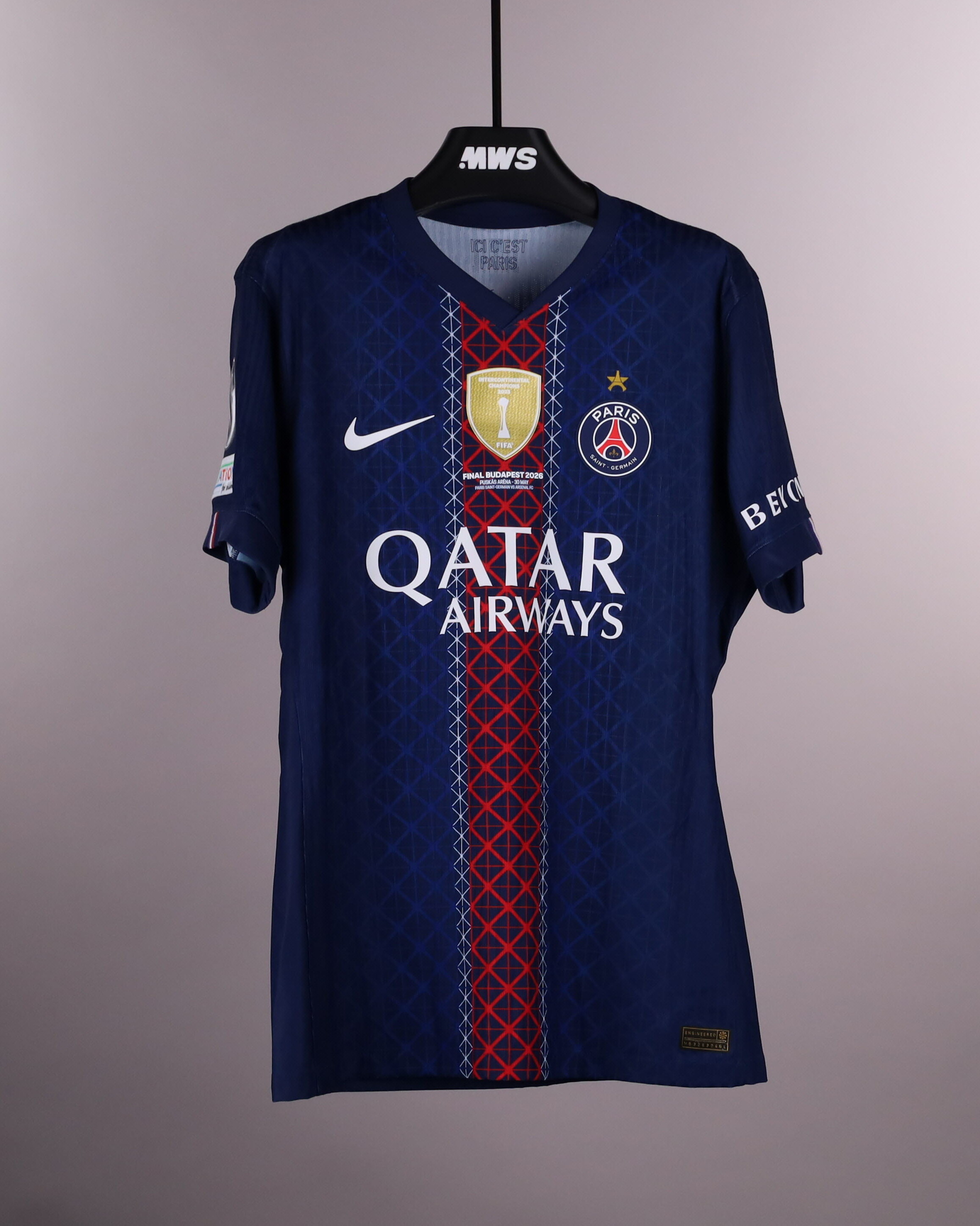 Achraf Hakimi Paris Saint-Germain shirt