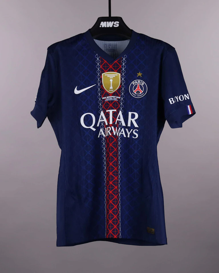 Vitinha Paris Saint-Germain shirt