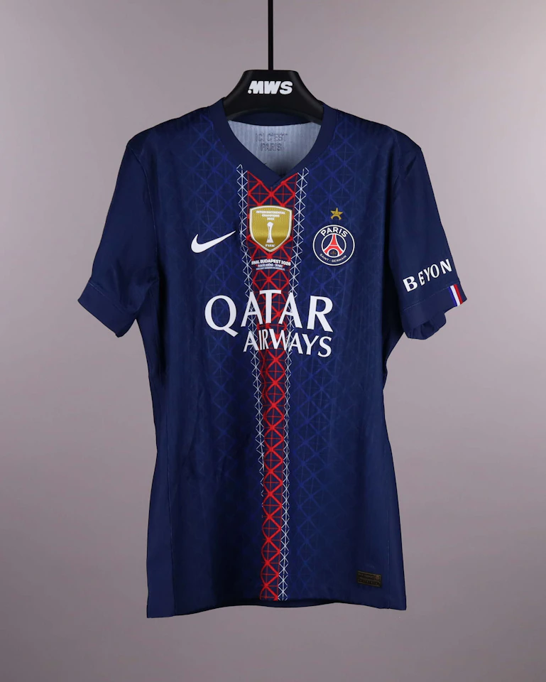 João Neves Paris Saint-Germain jersey