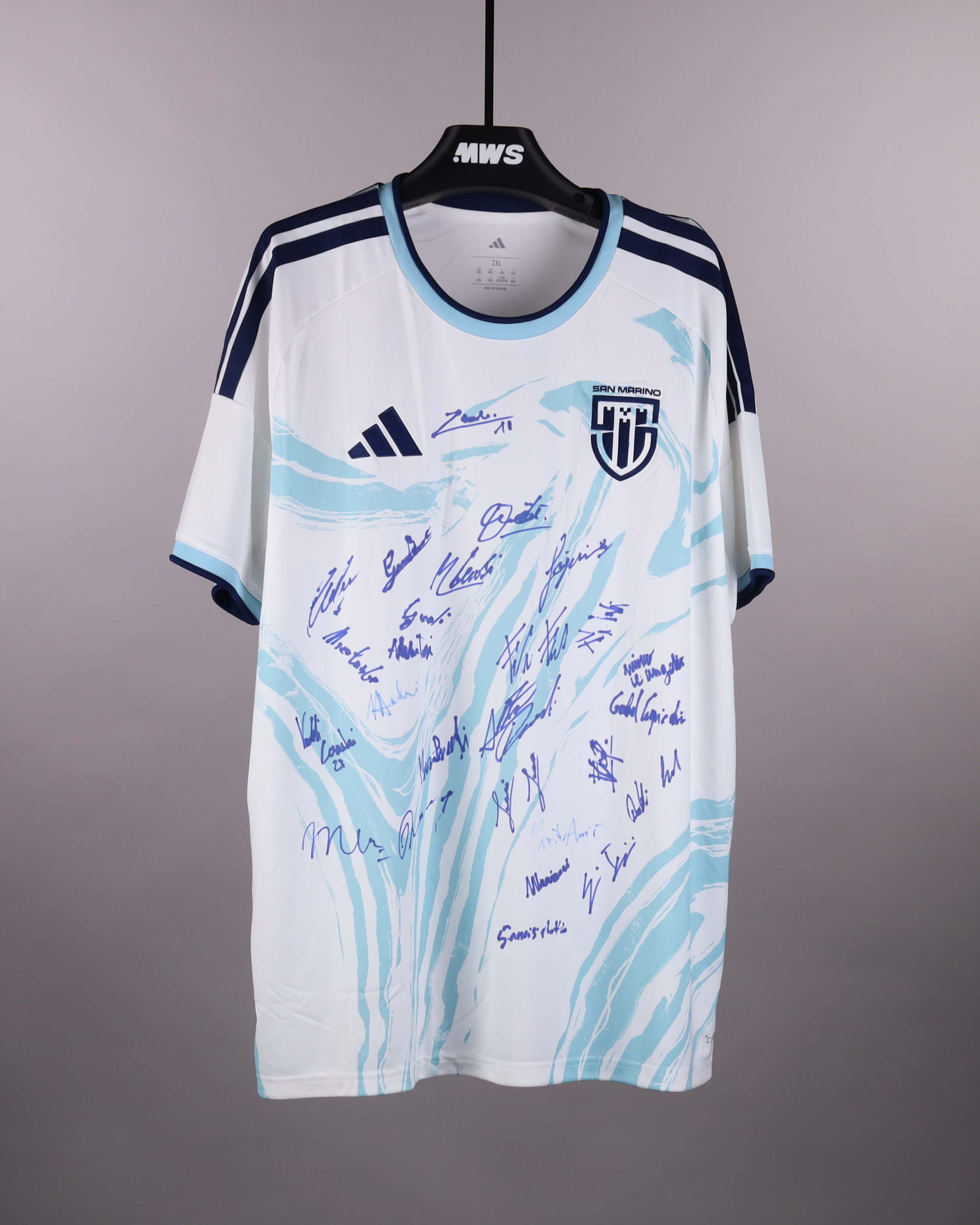 Squad Signed Shirt | MatchWornShirt