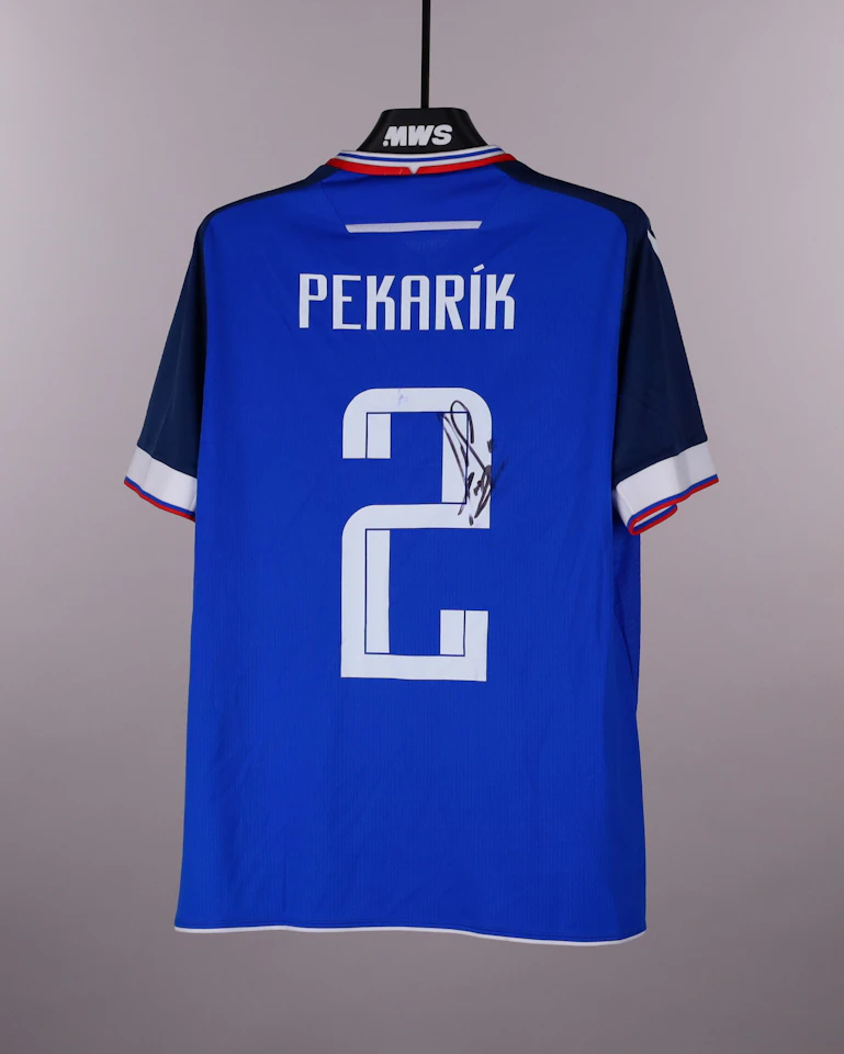 来自Slovakia的Peter Pekarík球衣