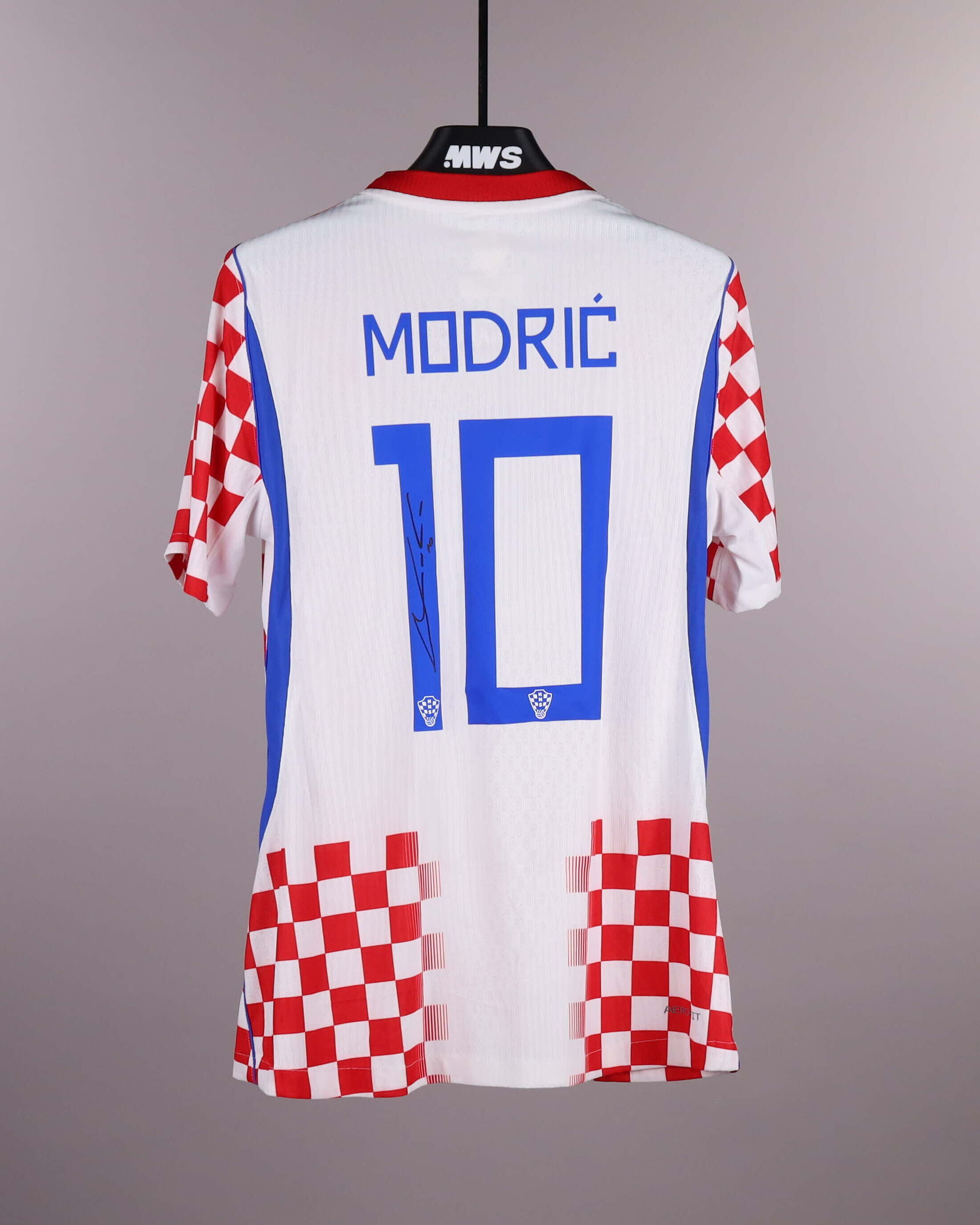 Luka Modrić | Croatia - Slovenia | MatchWornShirt