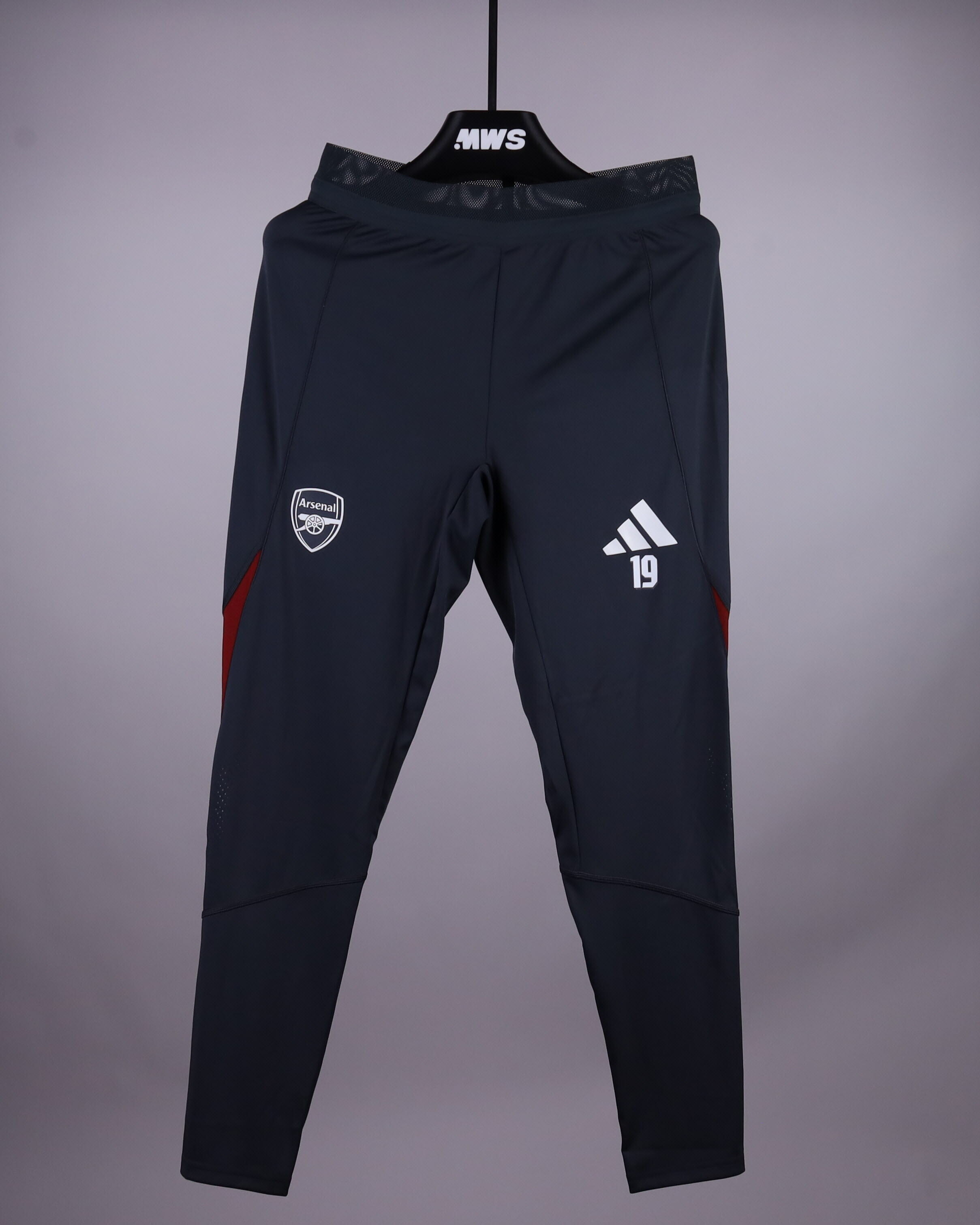 Leandro Trossard | CL Training Bottoms Arsenal shirt