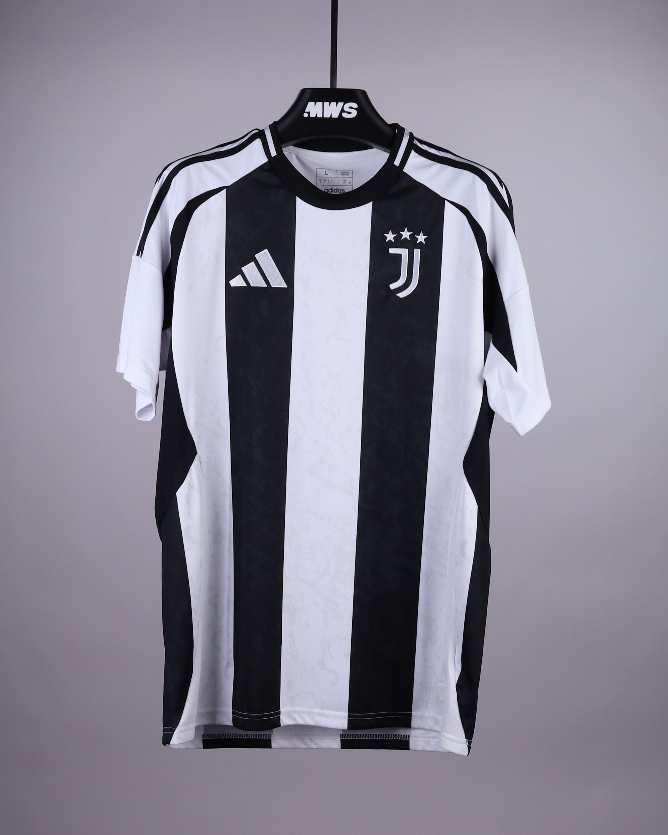 Leonardo Bonucci Signed Juventus Shirt | MatchWornShirt