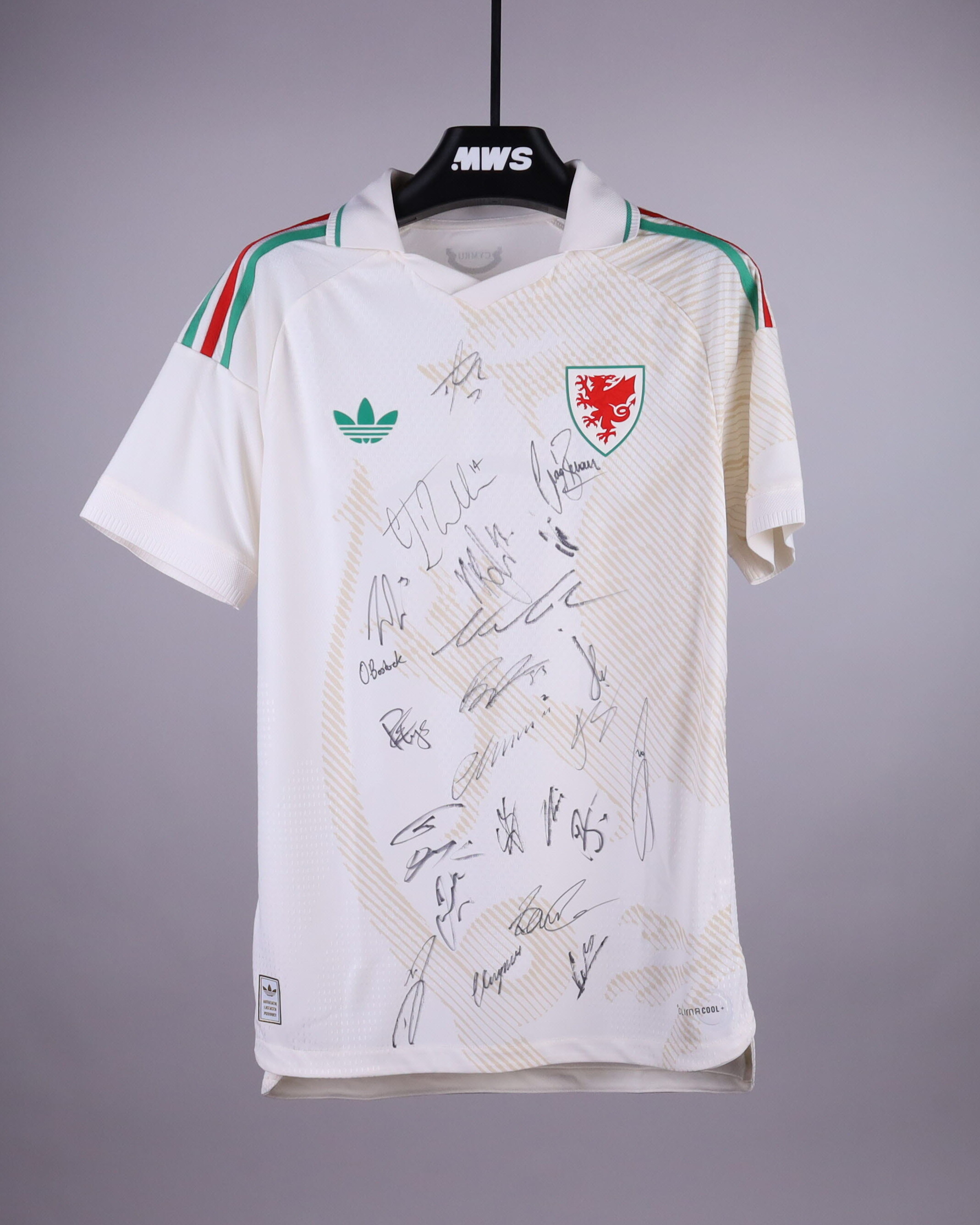 Squad Signed Shirt | Wales