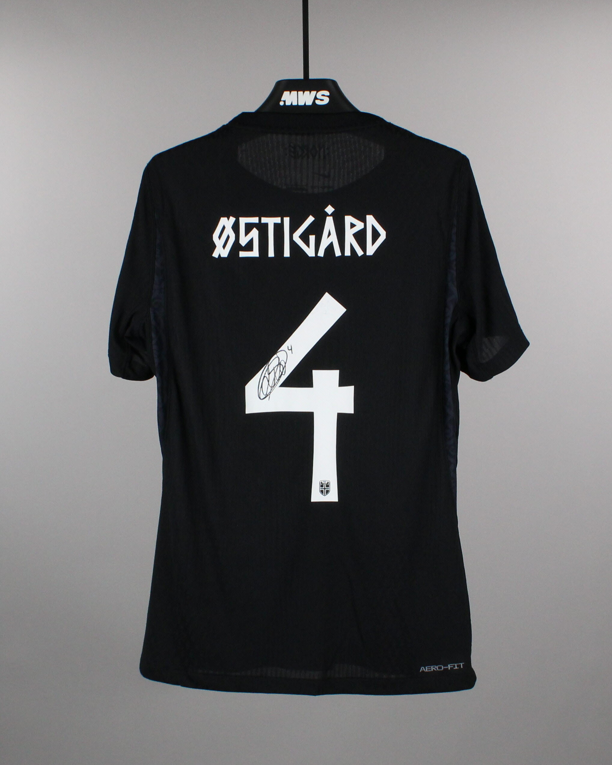 Leo Østigård | Norway - Senegal | MatchWornShirt