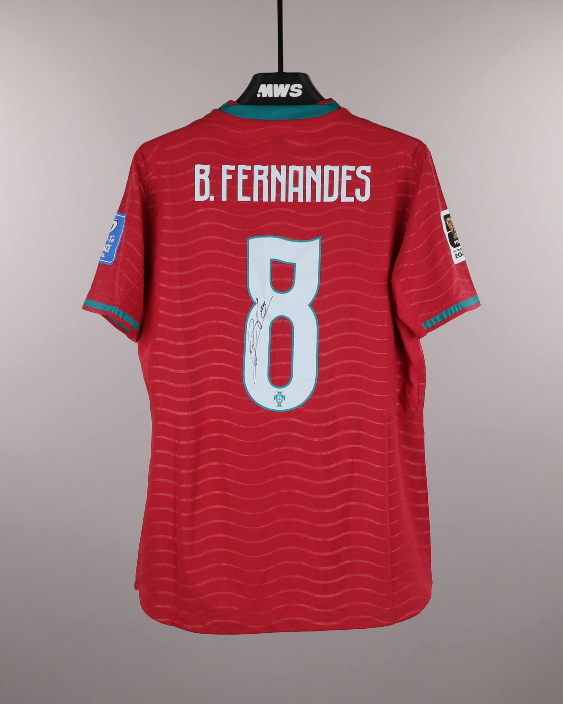 Match-worn and signed jerseys - Soccer, Basketball, Cycling &amp