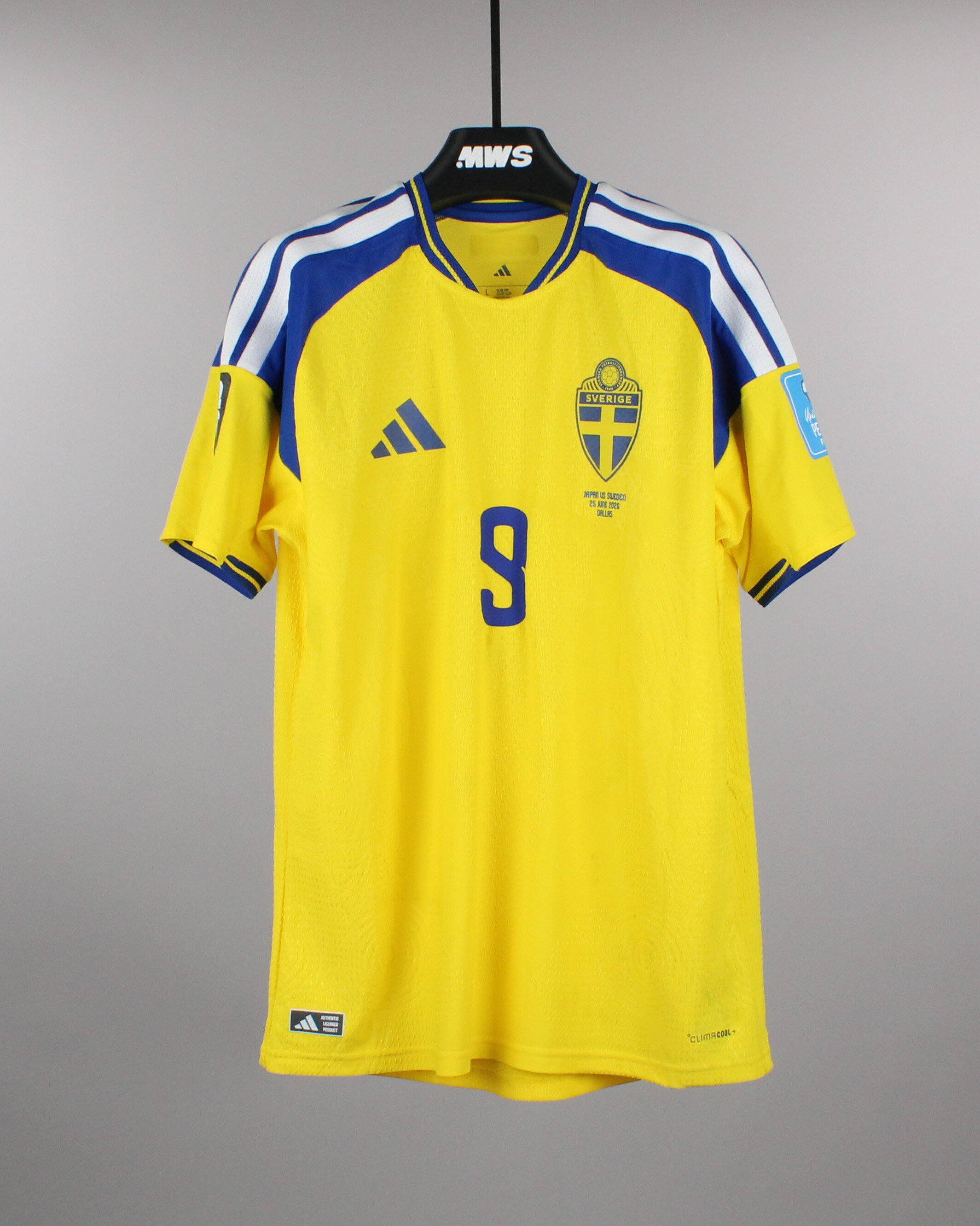 Match-worn and signed jerseys - Soccer, Basketball, Cycling &amp