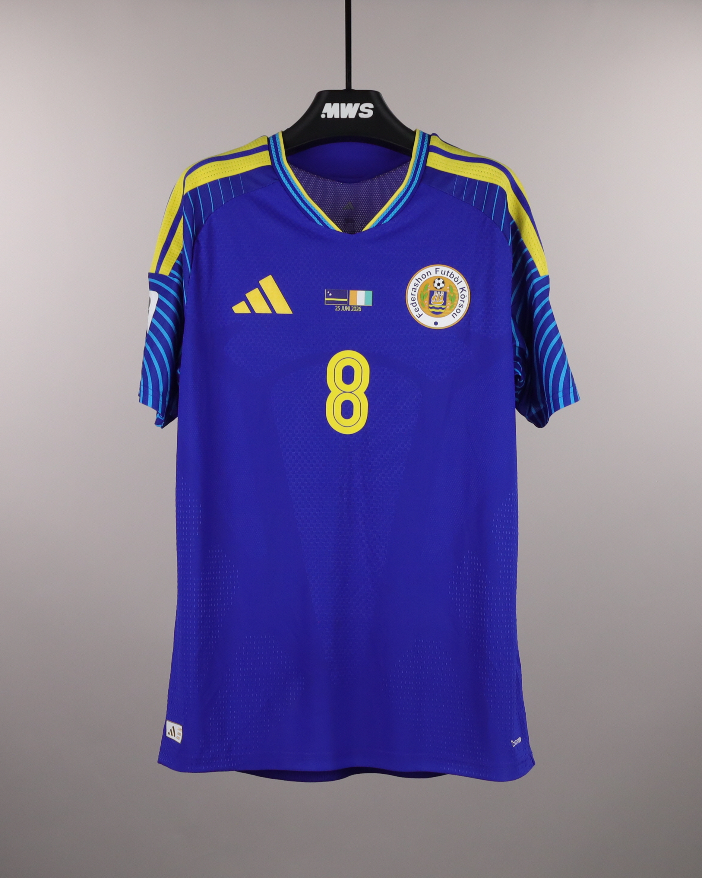 Match-worn and signed jerseys - Soccer, Basketball, Cycling &amp