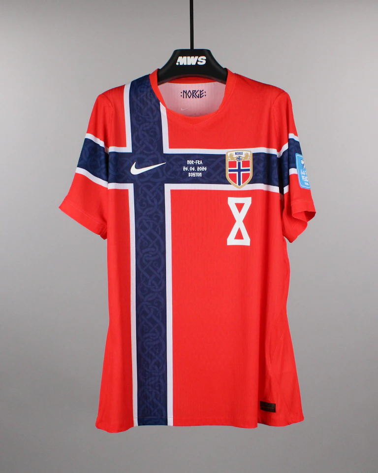Sander Berge Norway のシャツ