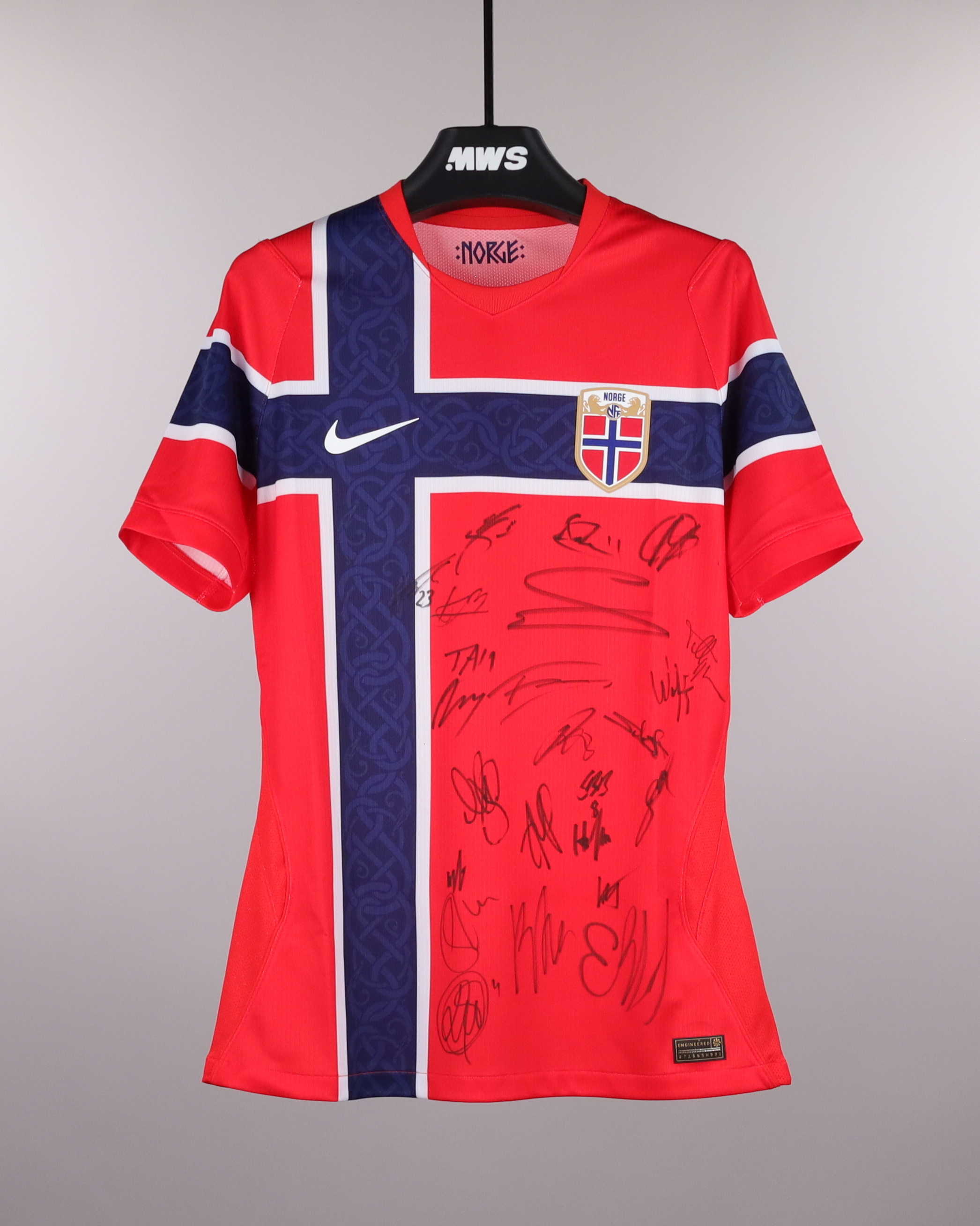 Squad Signed Shirt | MatchWornShirt