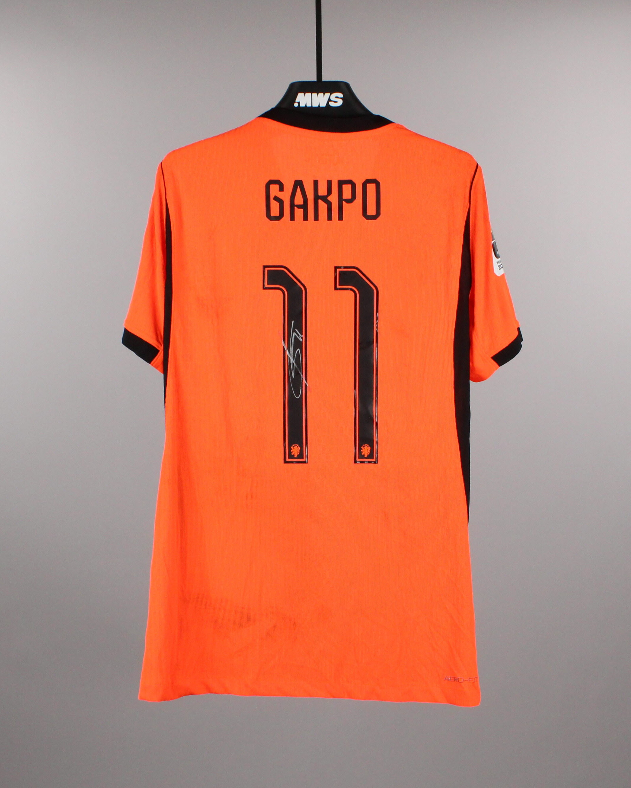 Match-worn and signed jerseys - Soccer, Basketball, Cycling & Rugby