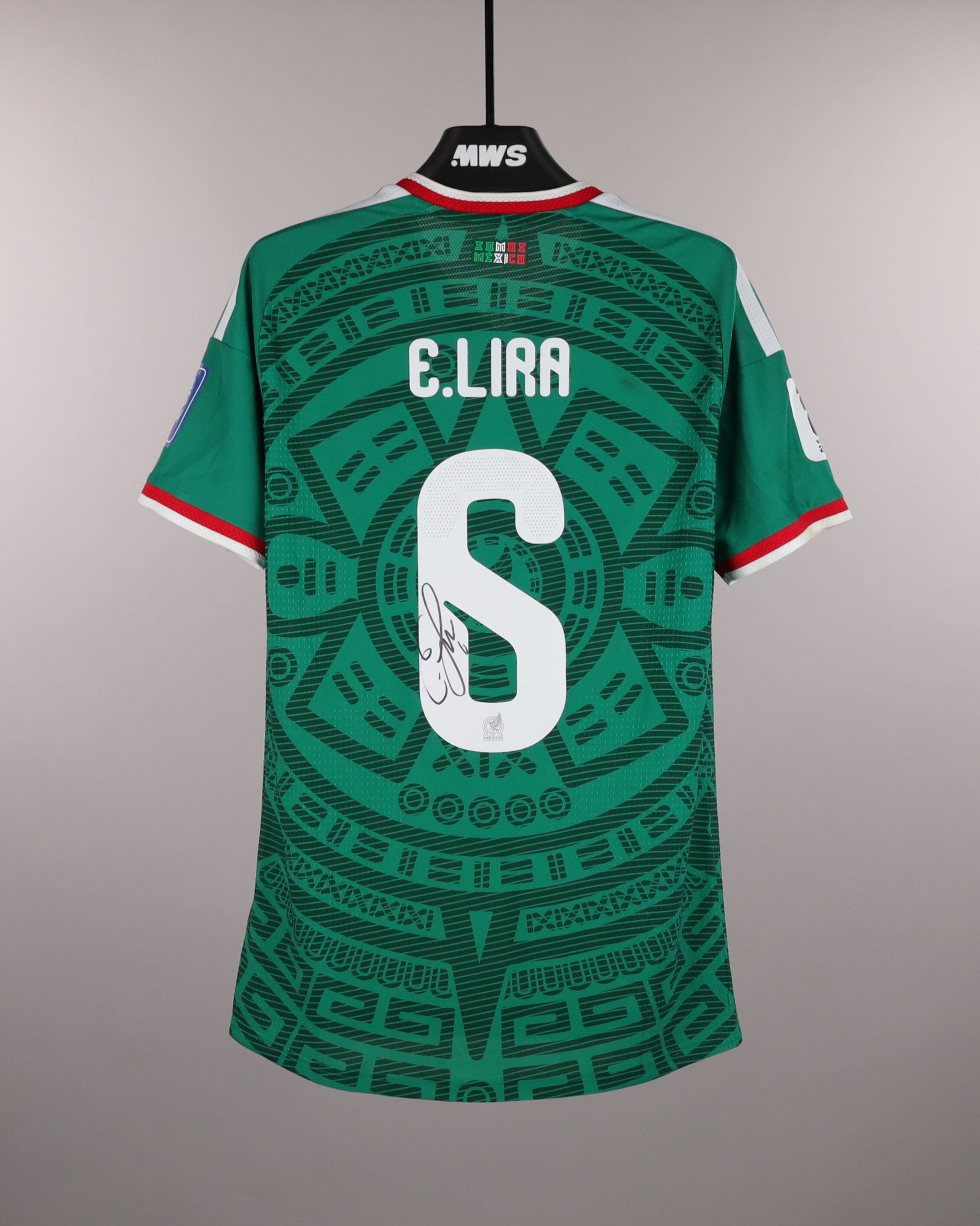 Érik Lira Mexico jersey