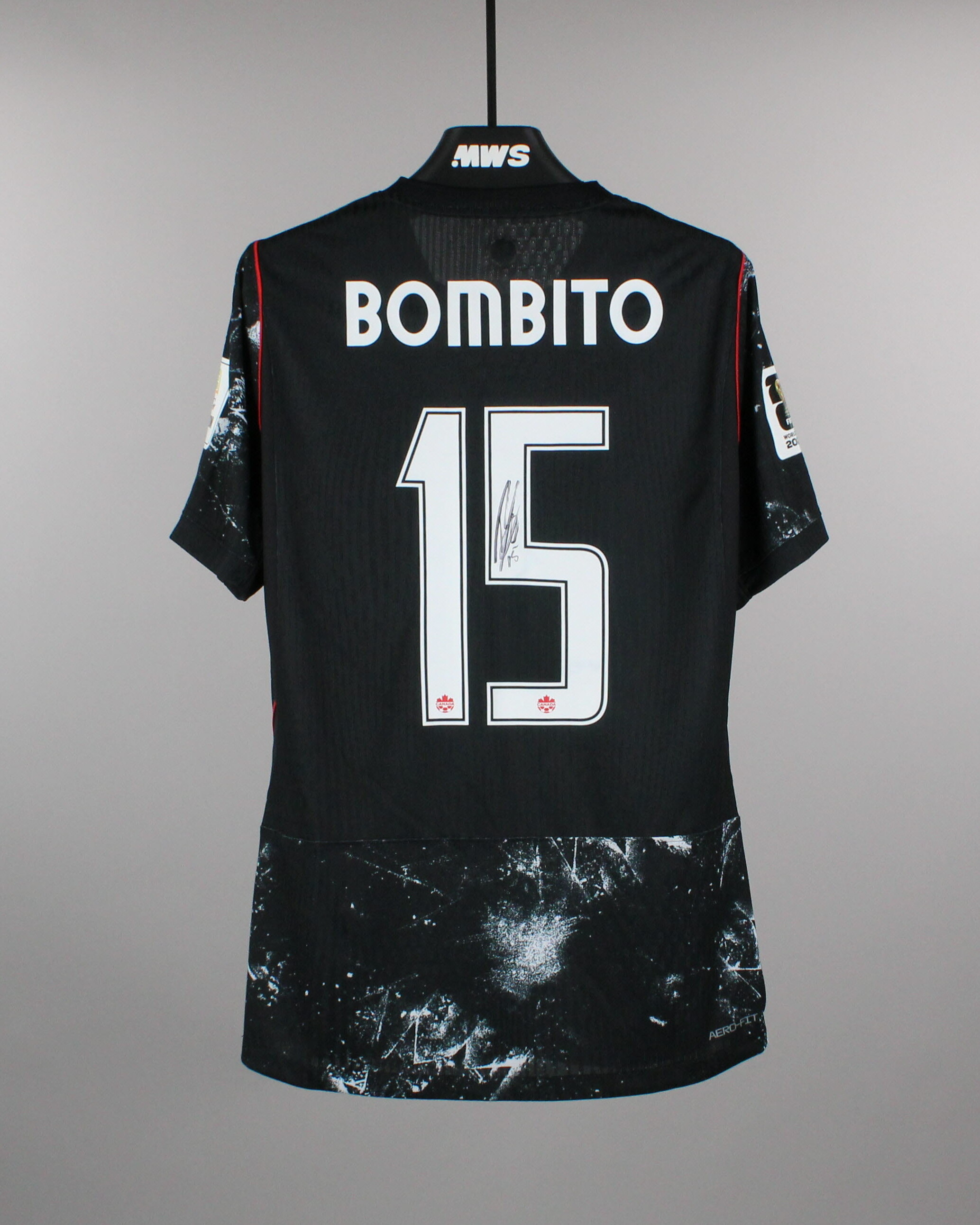 Moise Bombito Canada jersey