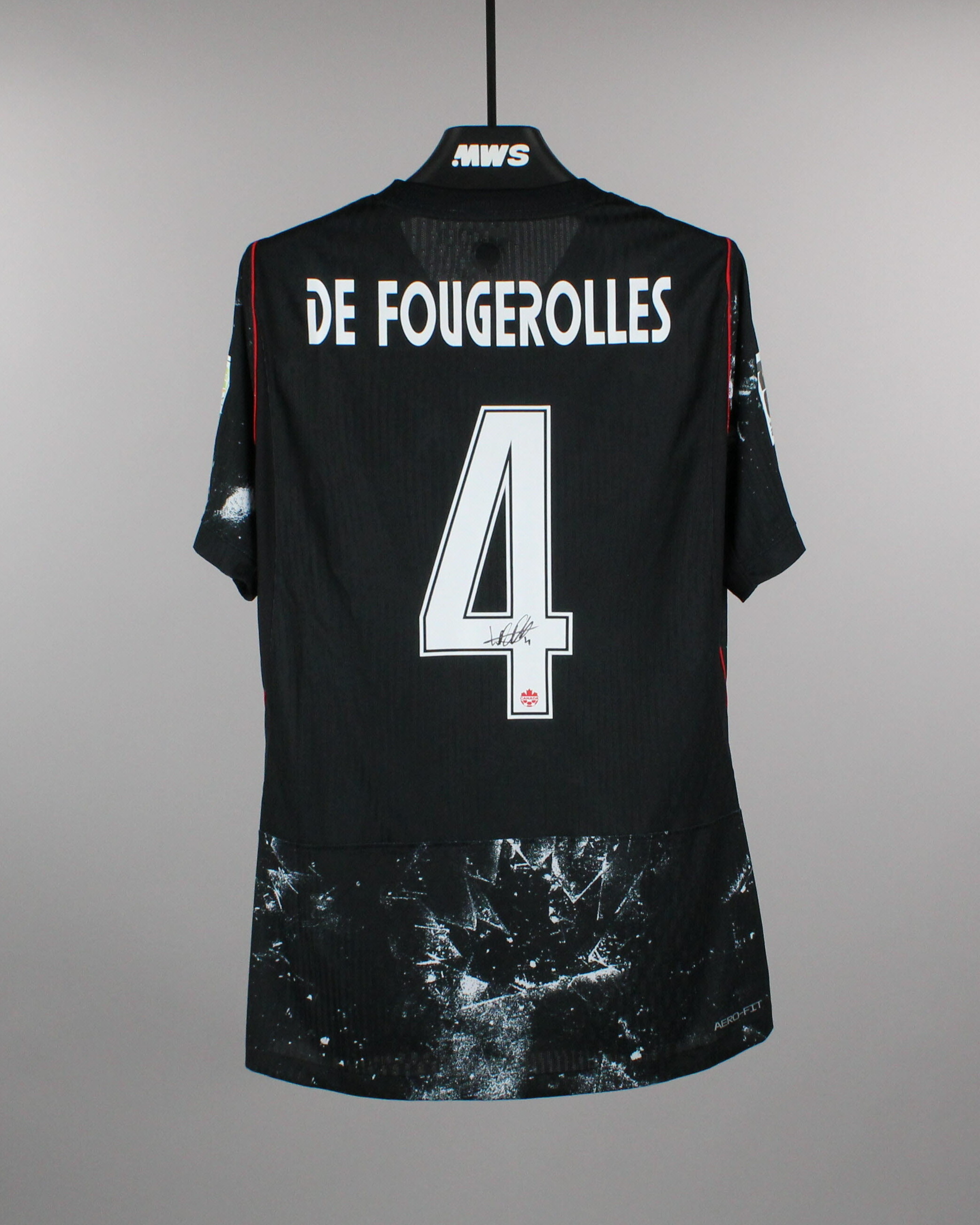 Shirt van Luc De Fougerolles Canada