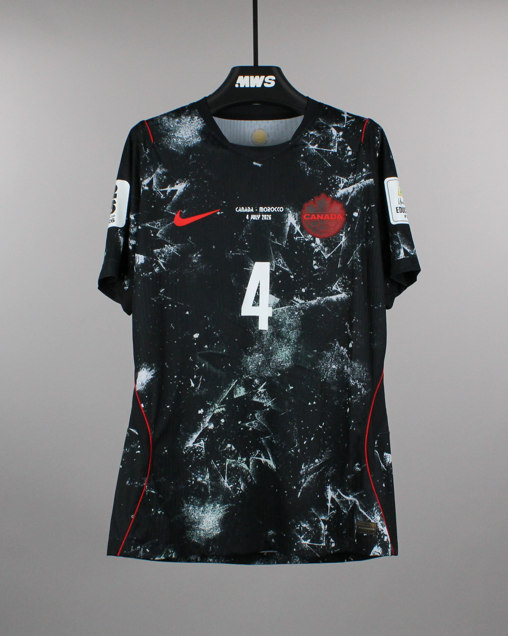 Shirt van Luc De Fougerolles Canada