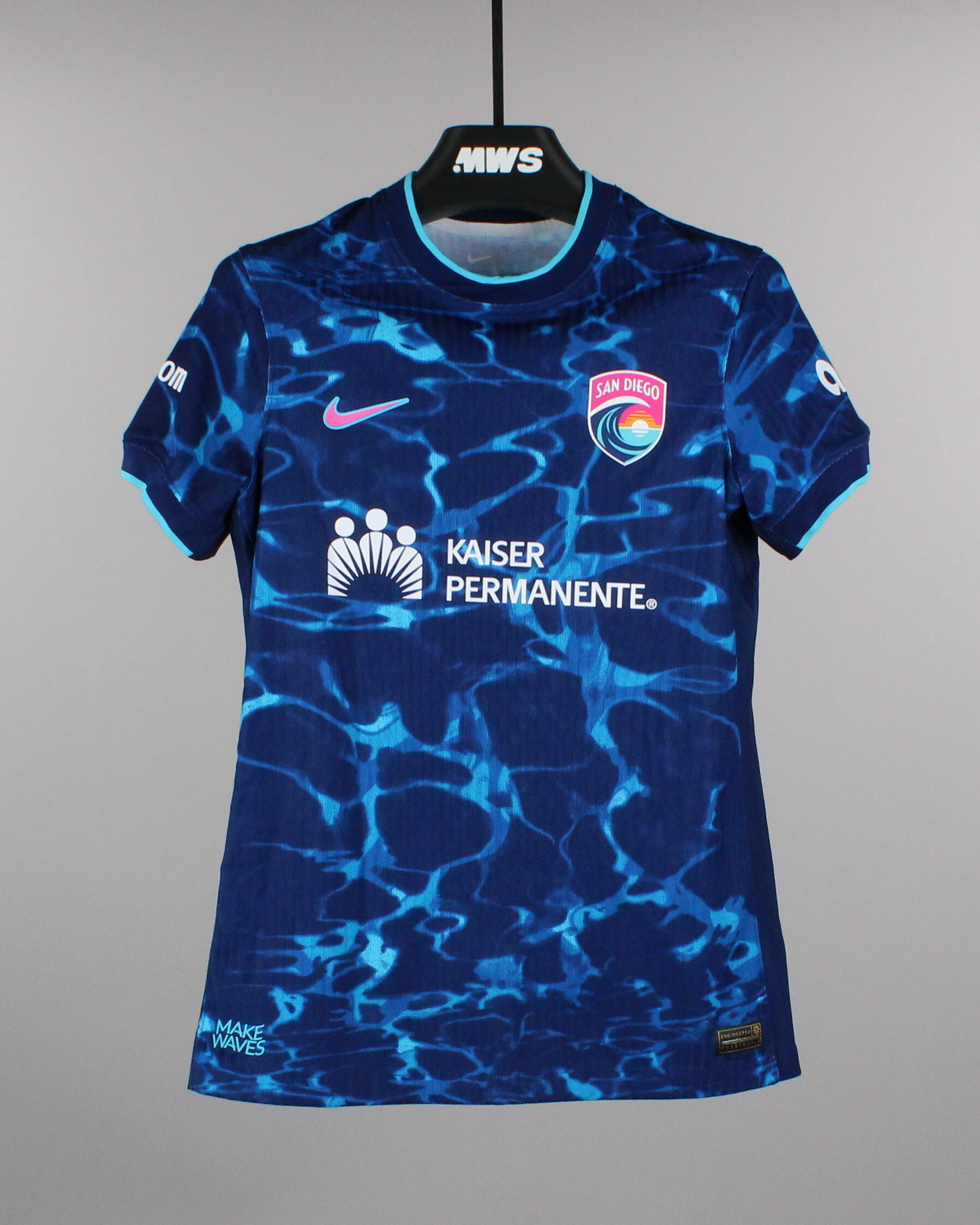 Laurina Fazer San Diego Wave FC jersey