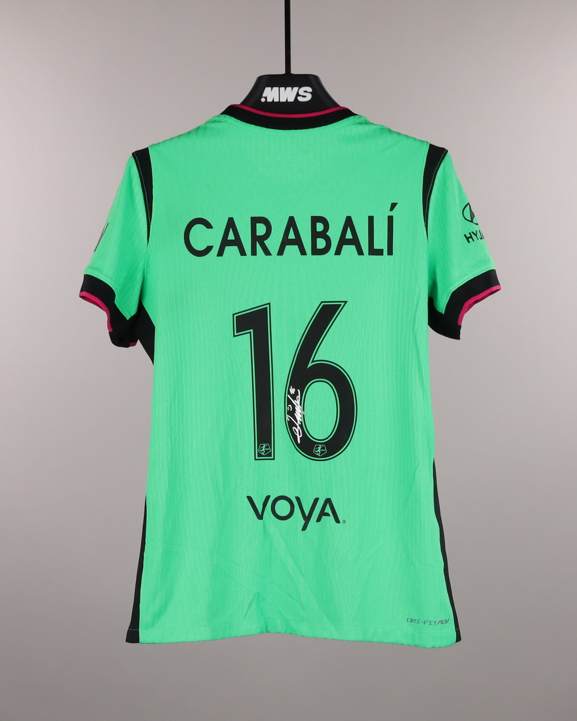 Jorelyn Carabalí Boston Legacy FC jersey