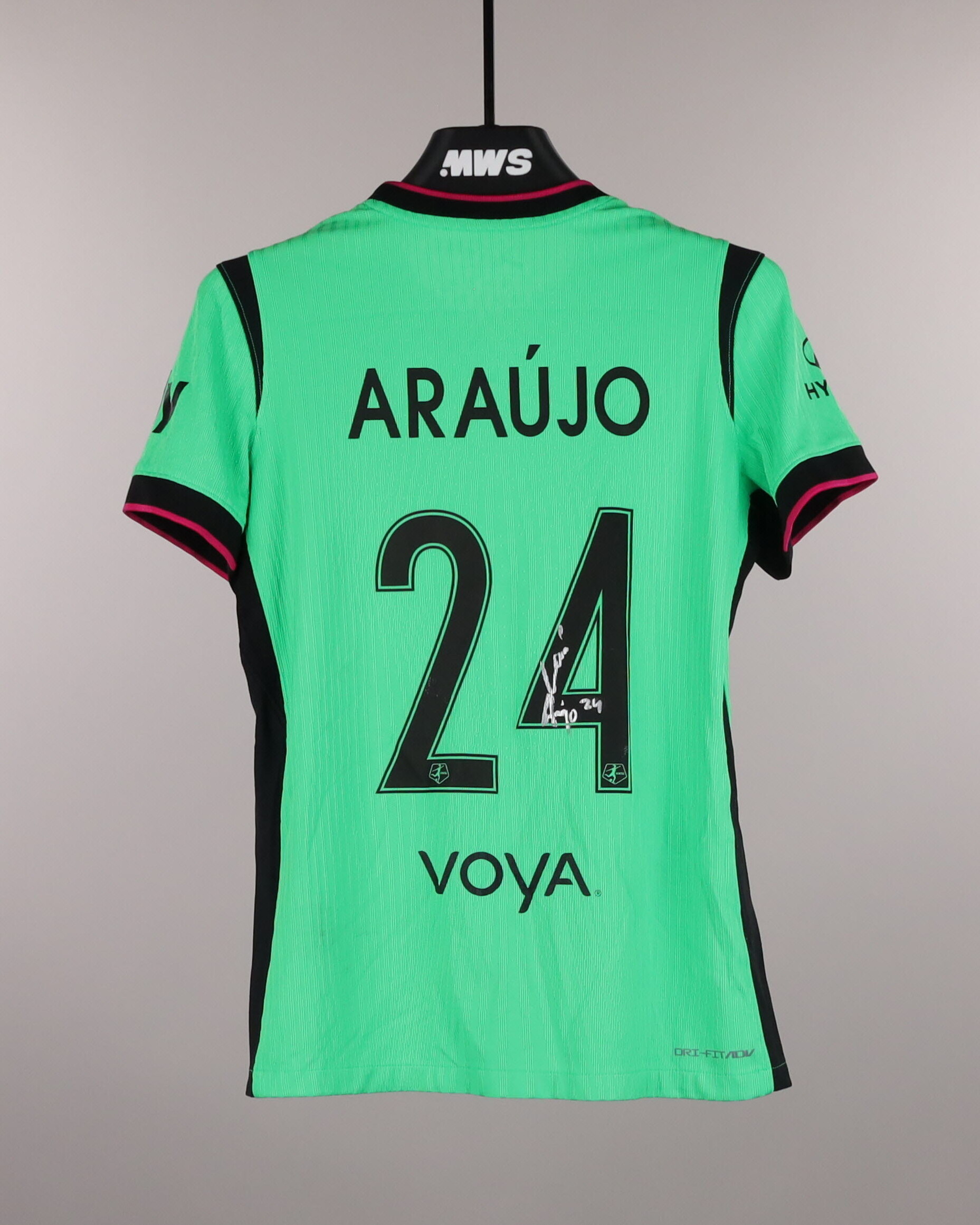 Laís Araújo Boston Legacy FC jersey