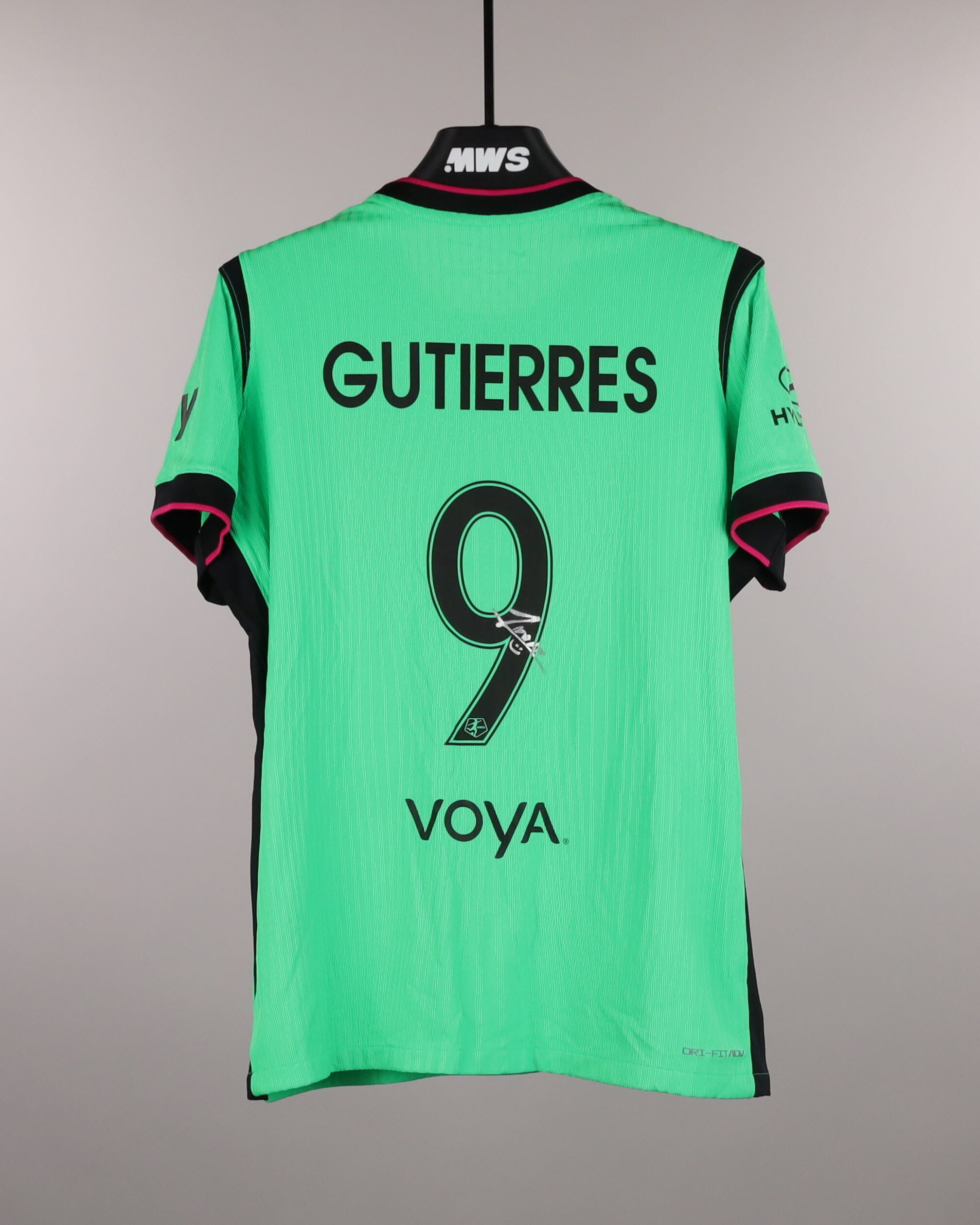 Amanda Gutierres Boston Legacy FC jersey