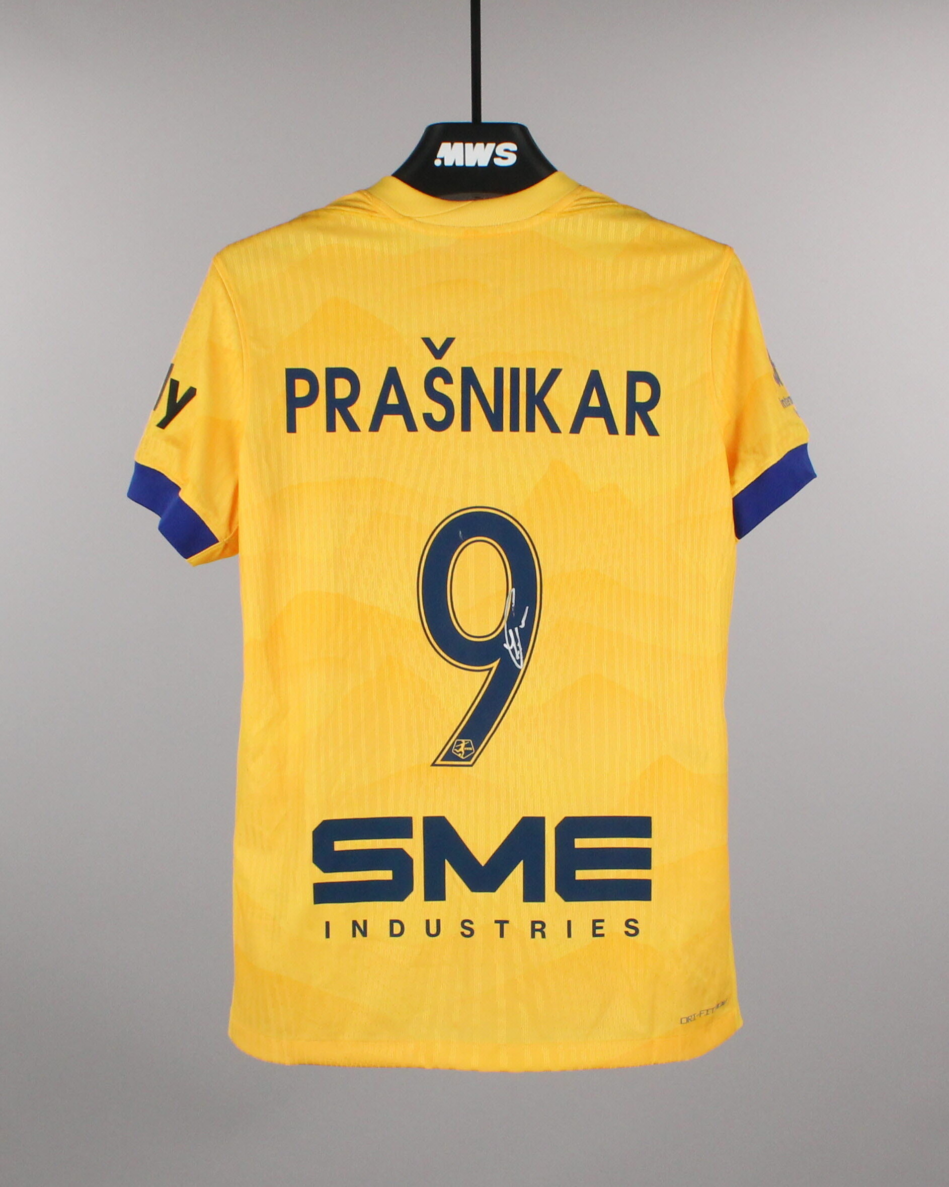 Lara Prašnikar Utah Royals FC jersey