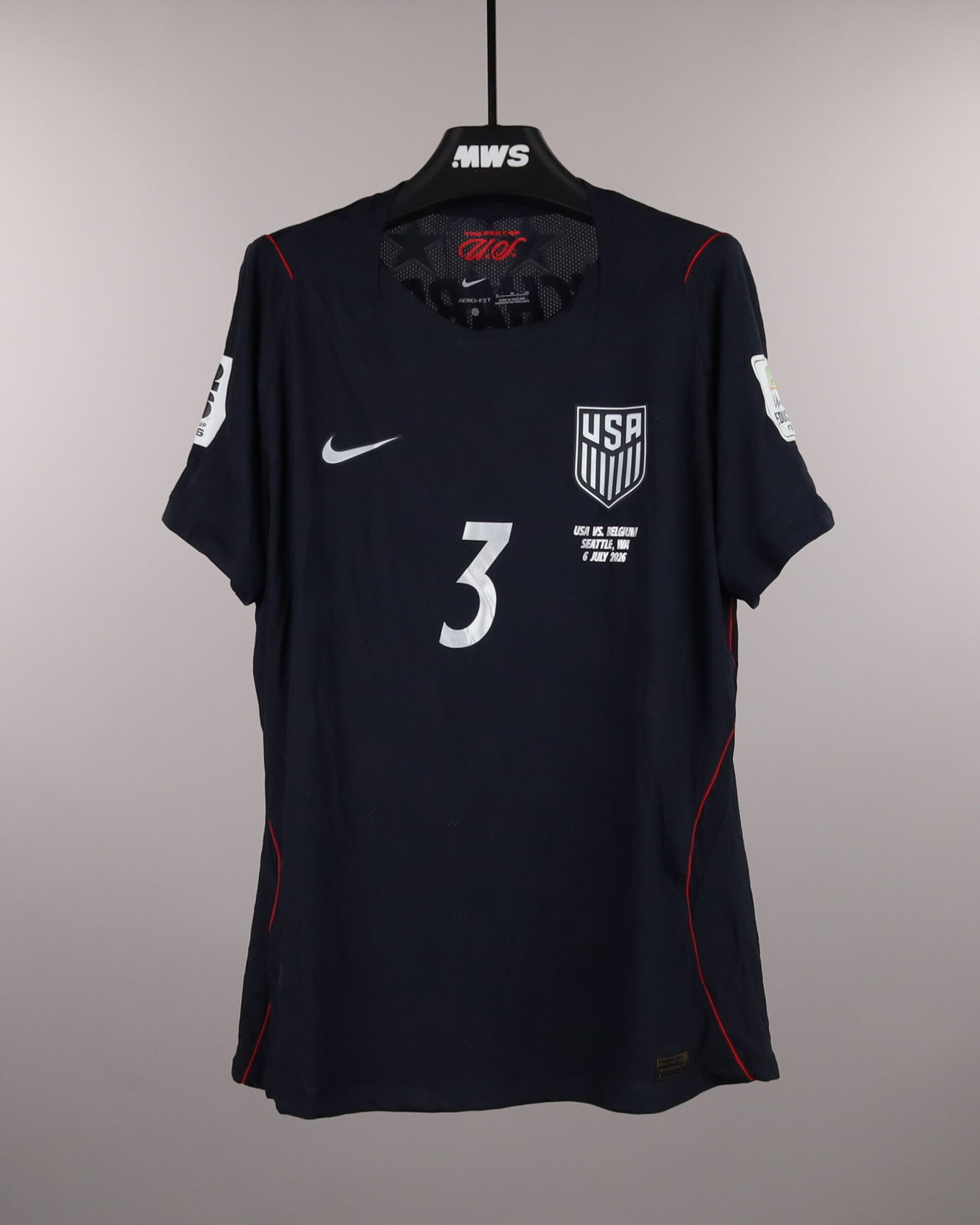 Chris Richards United States のシャツ