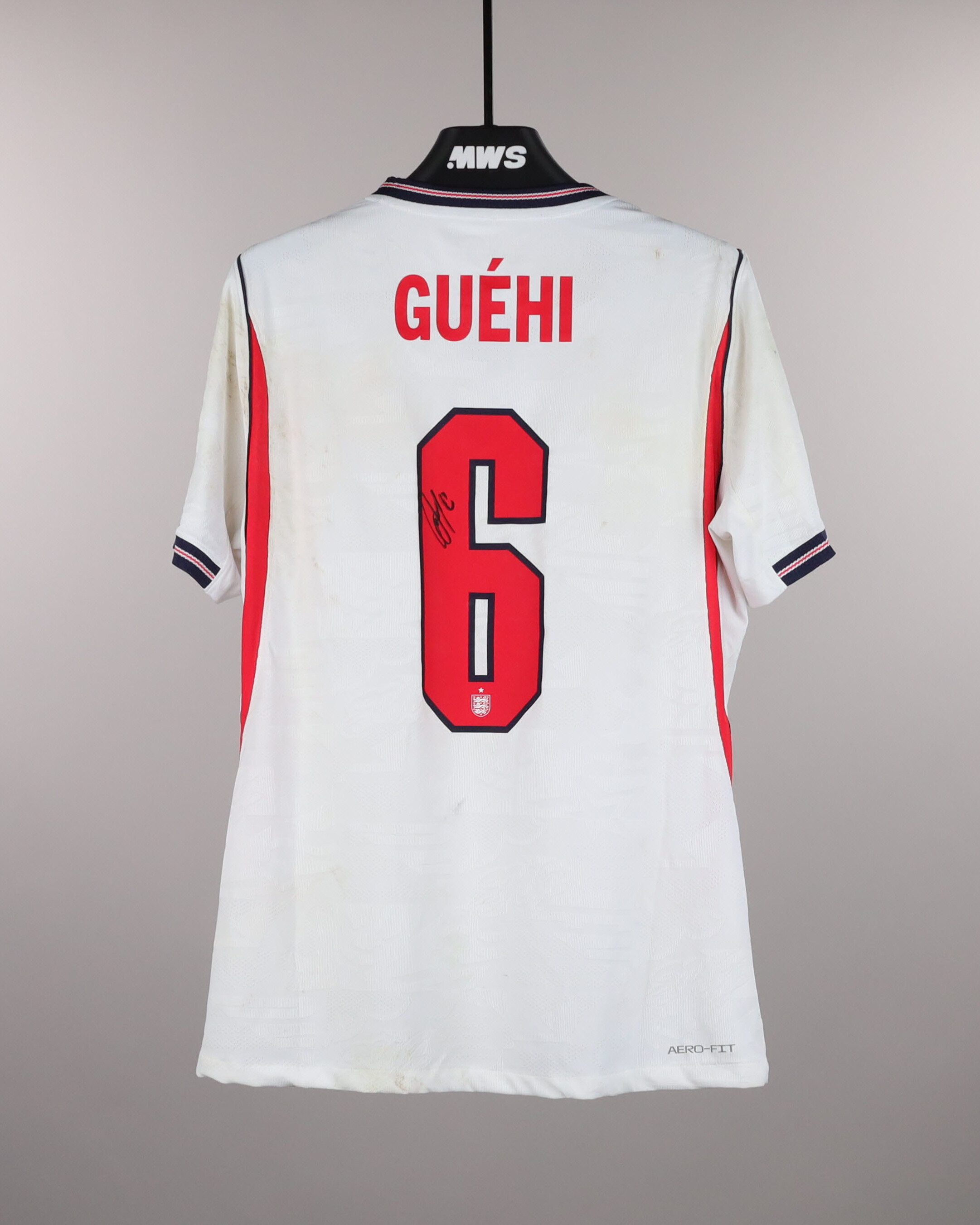 Match-worn and signed jerseys - Soccer, Basketball, Cycling & Rugby
