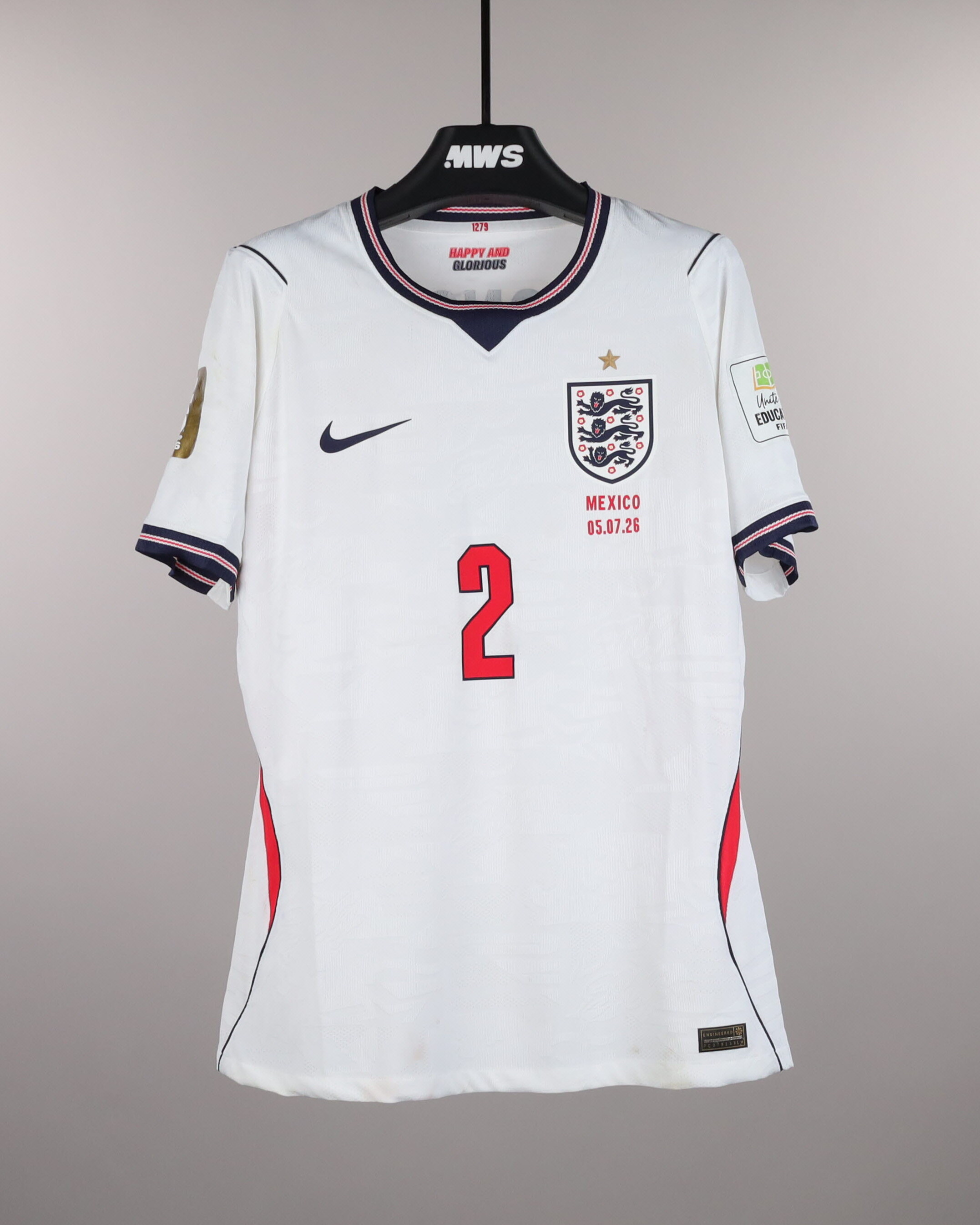 England 팀의 Ezri Konsa 셔츠