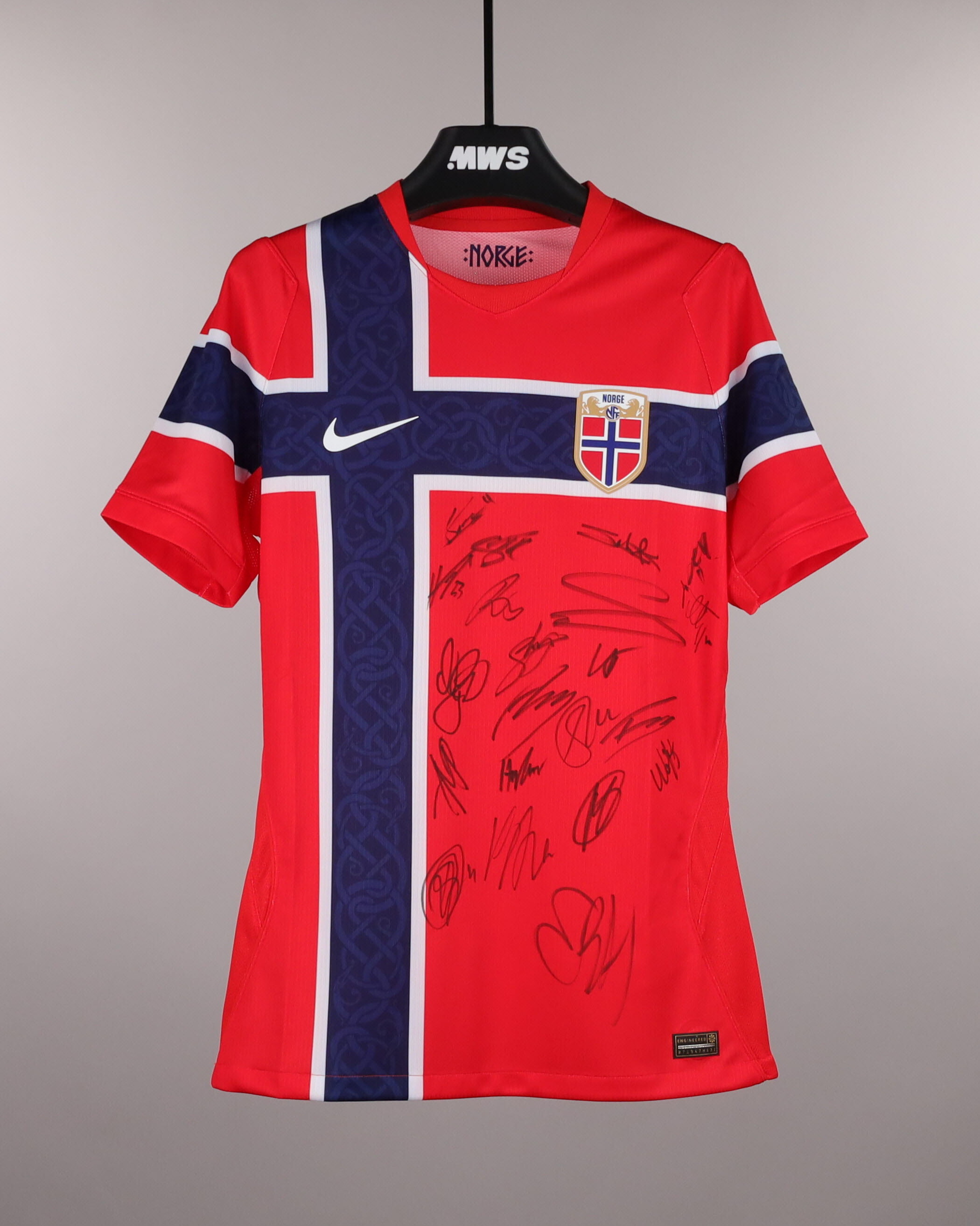 Squad Signed Shirt | MatchWornShirt