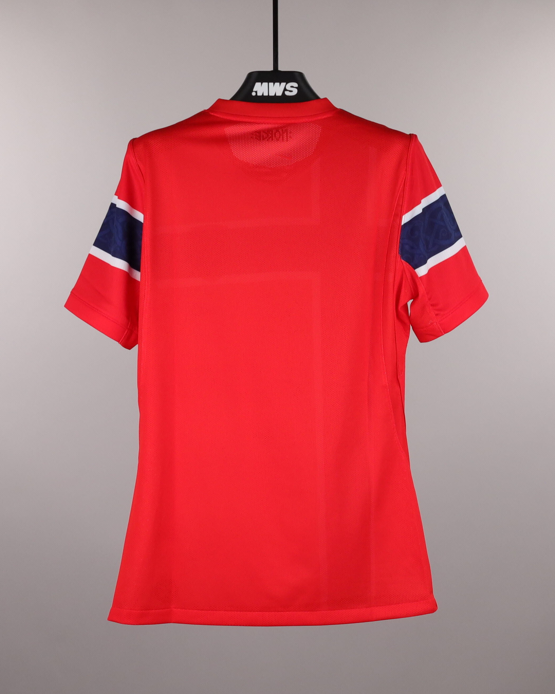 Squad Signed Shirt | MatchWornShirt