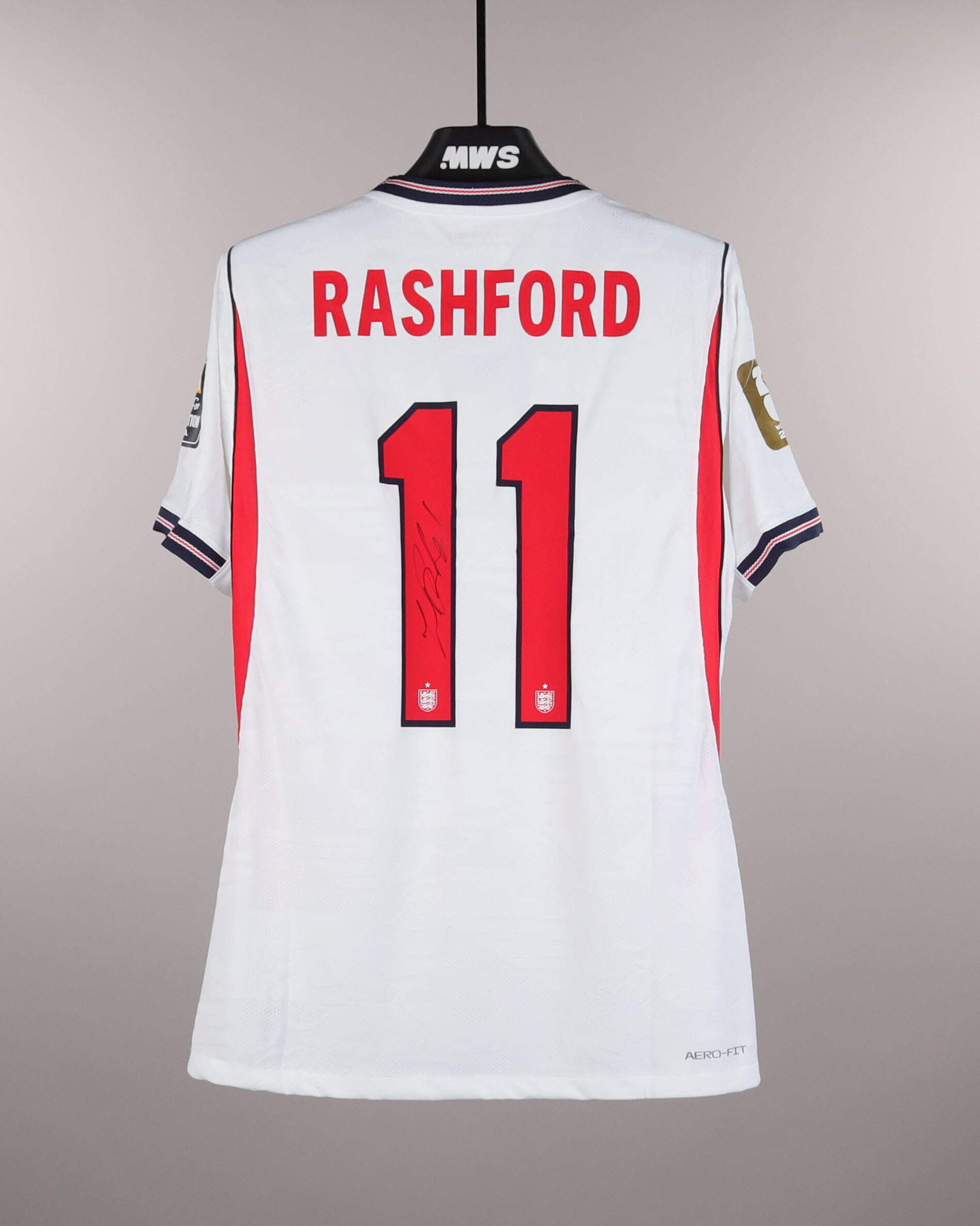 Match-worn and signed jerseys - Soccer, Basketball, Cycling & Rugby