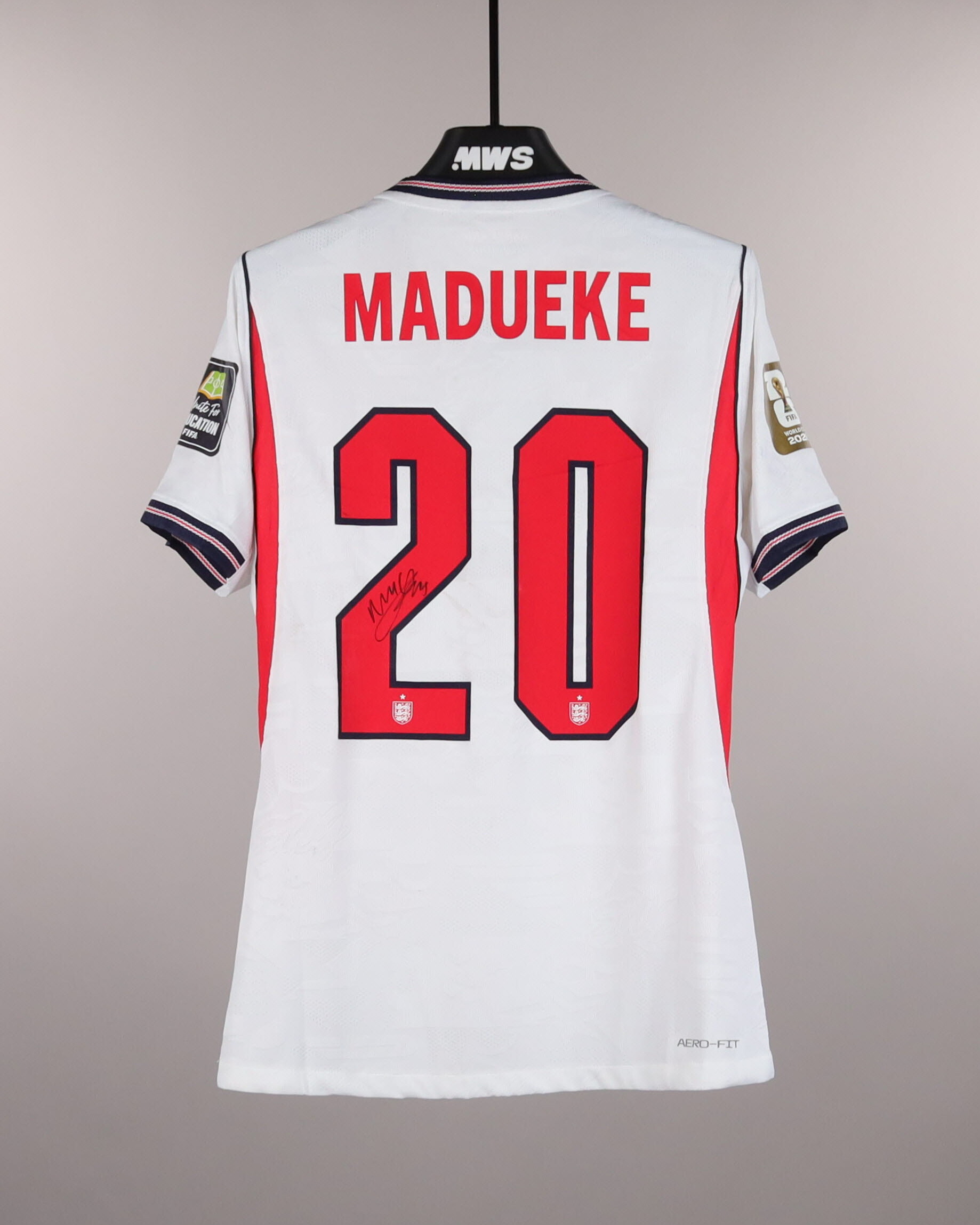 Match-worn and signed jerseys - Soccer, Basketball, Cycling & Rugby
